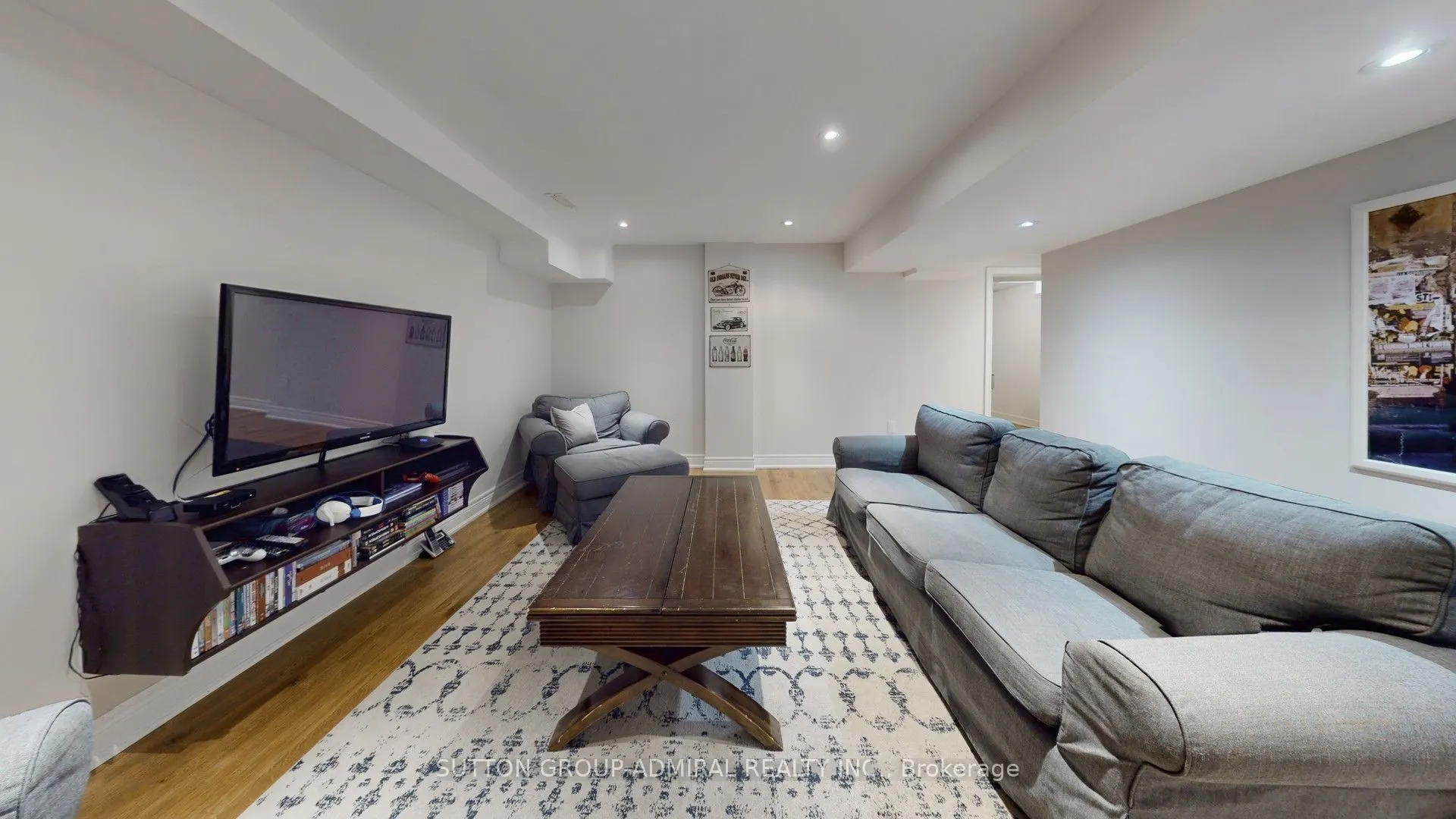 8 Ewart Street