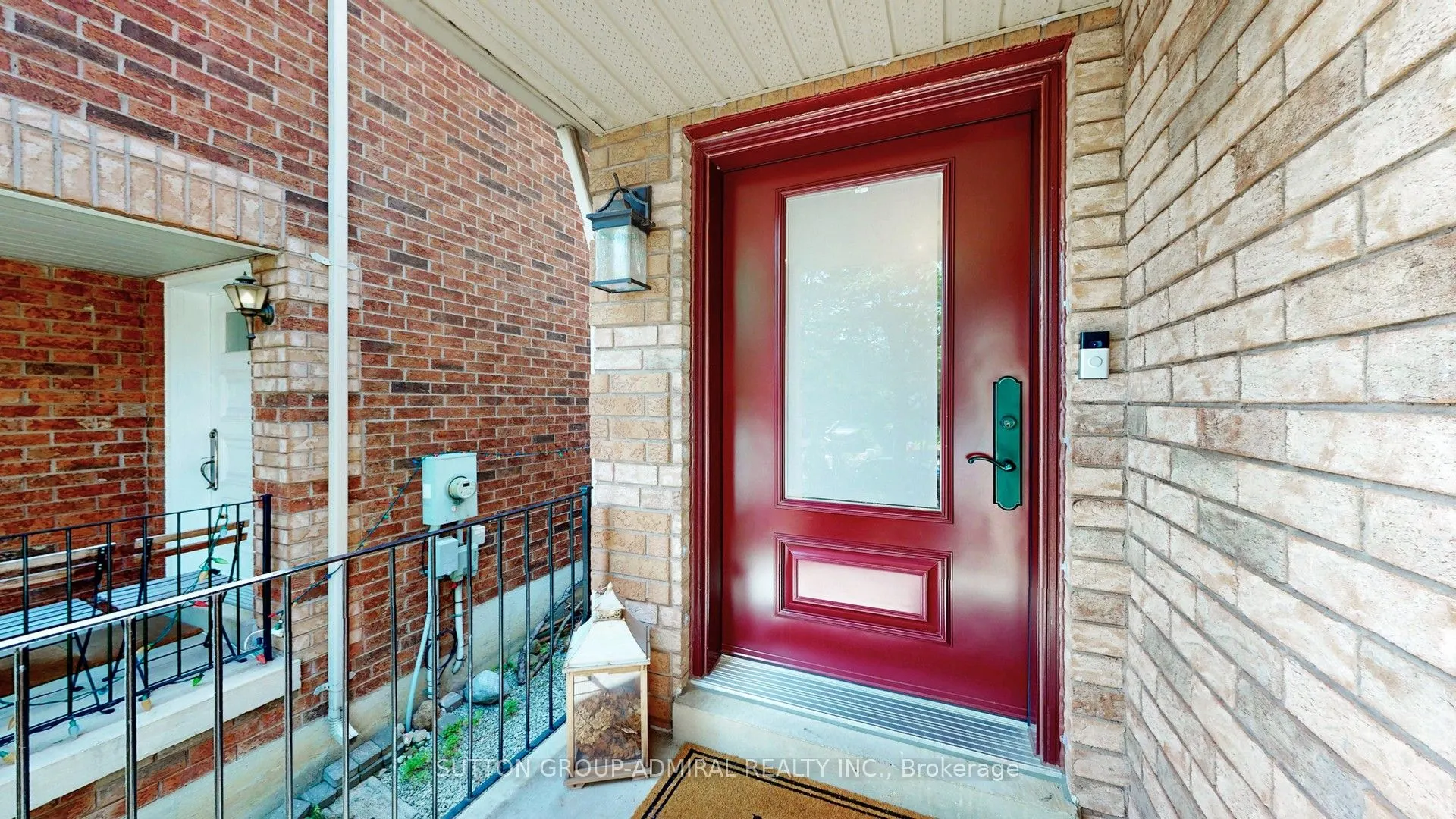 8 Ewart Street