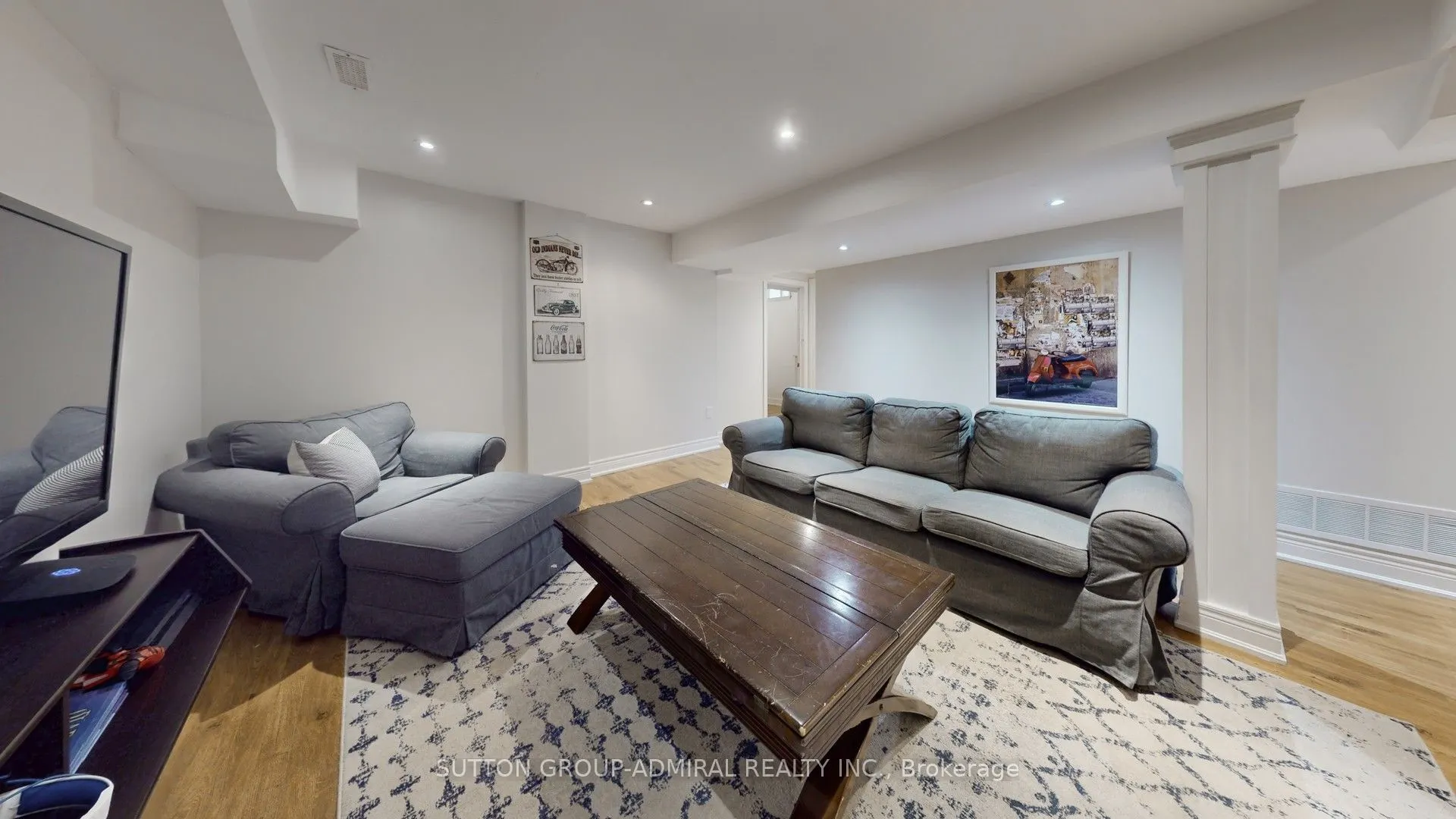 8 Ewart Street