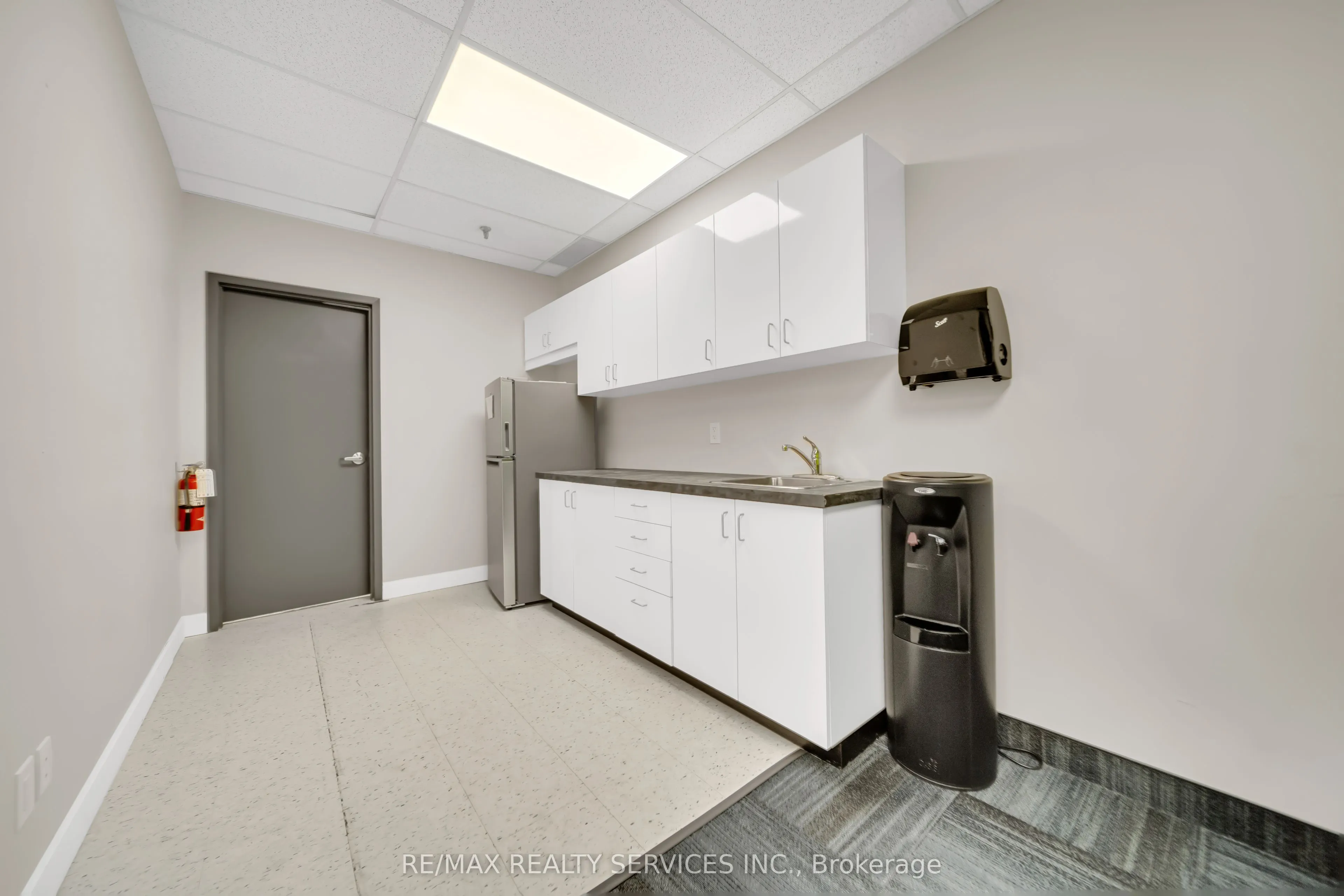 6660 Kennedy Road, #204