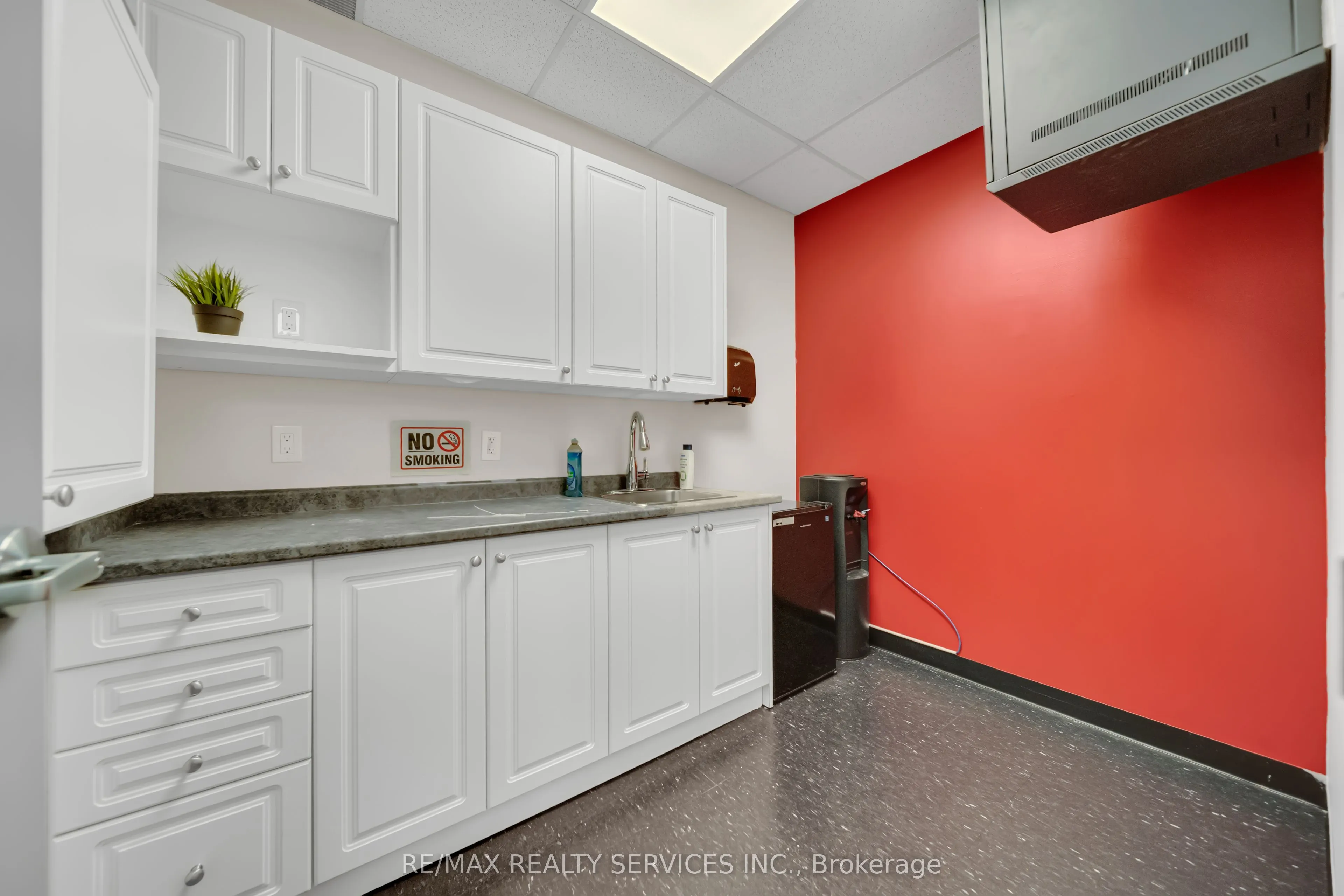 6660 Kennedy Road, #215