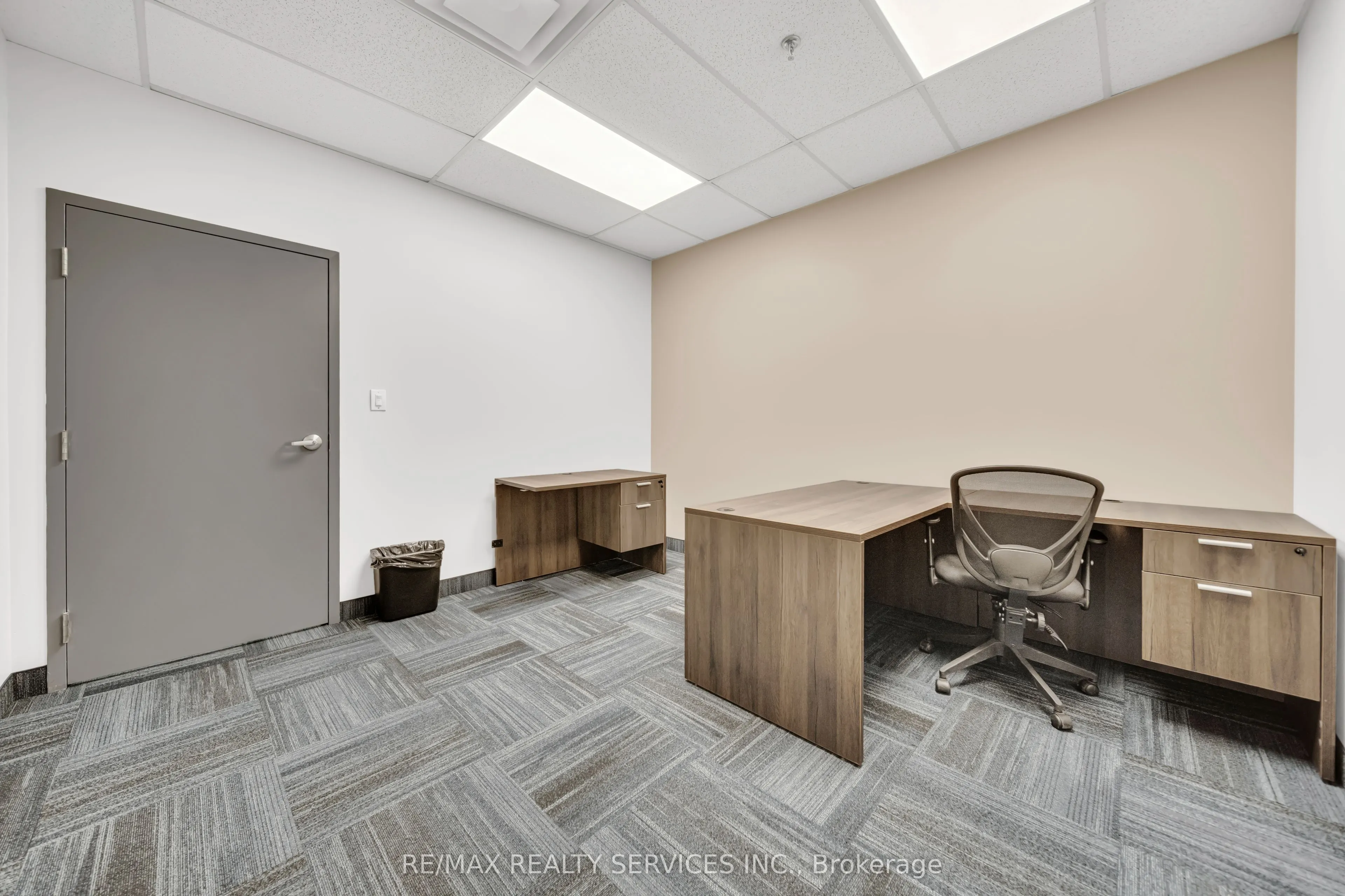 6660 Kennedy Road, #215