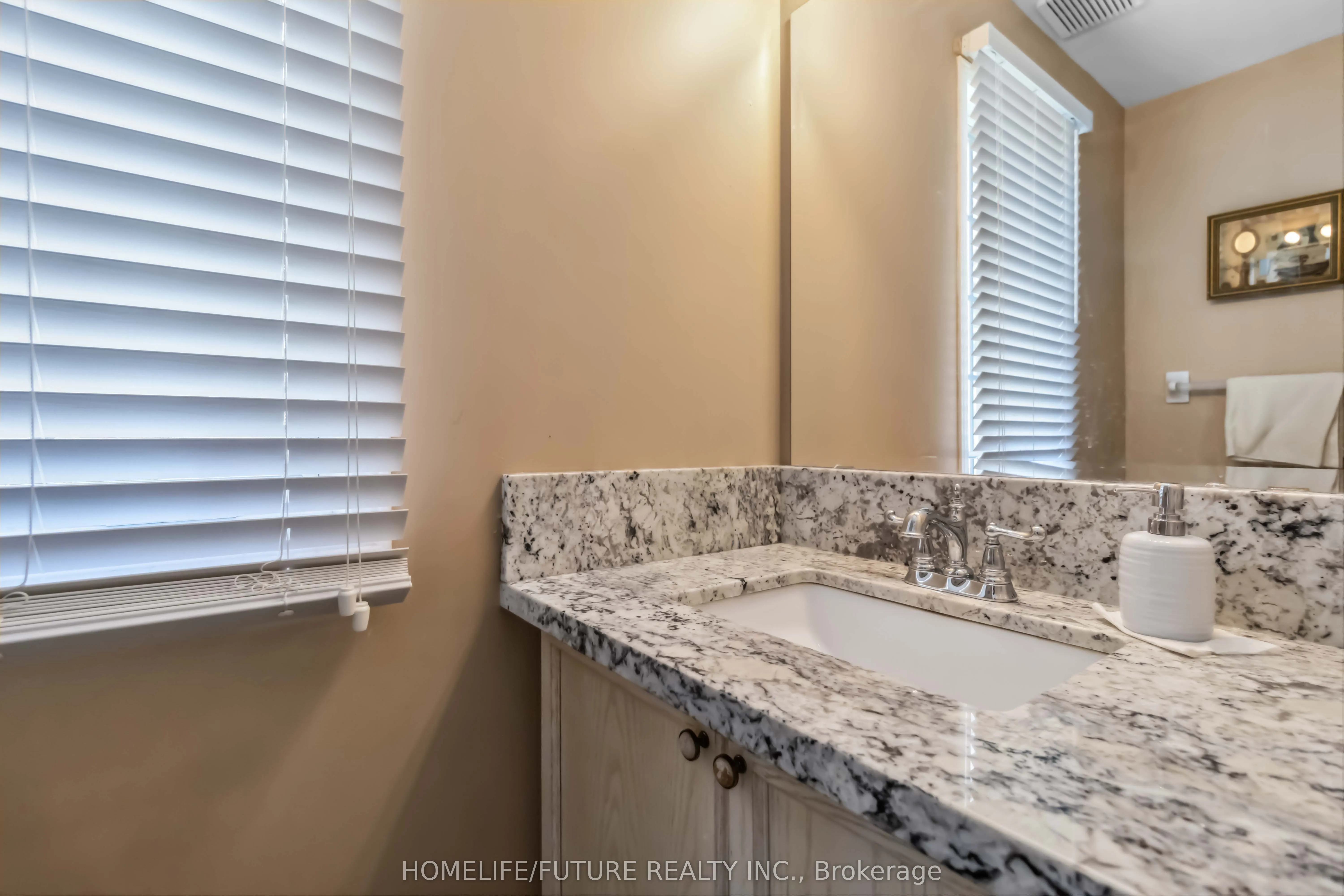2945 Thomas Street, #126