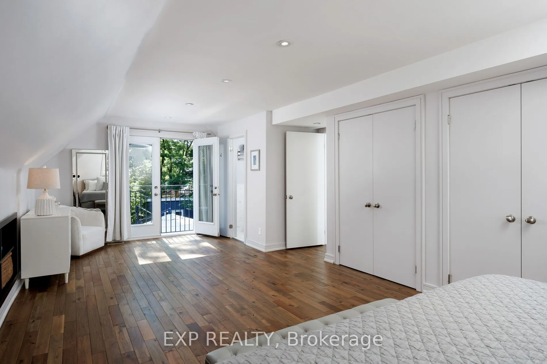 870 Royal York Road