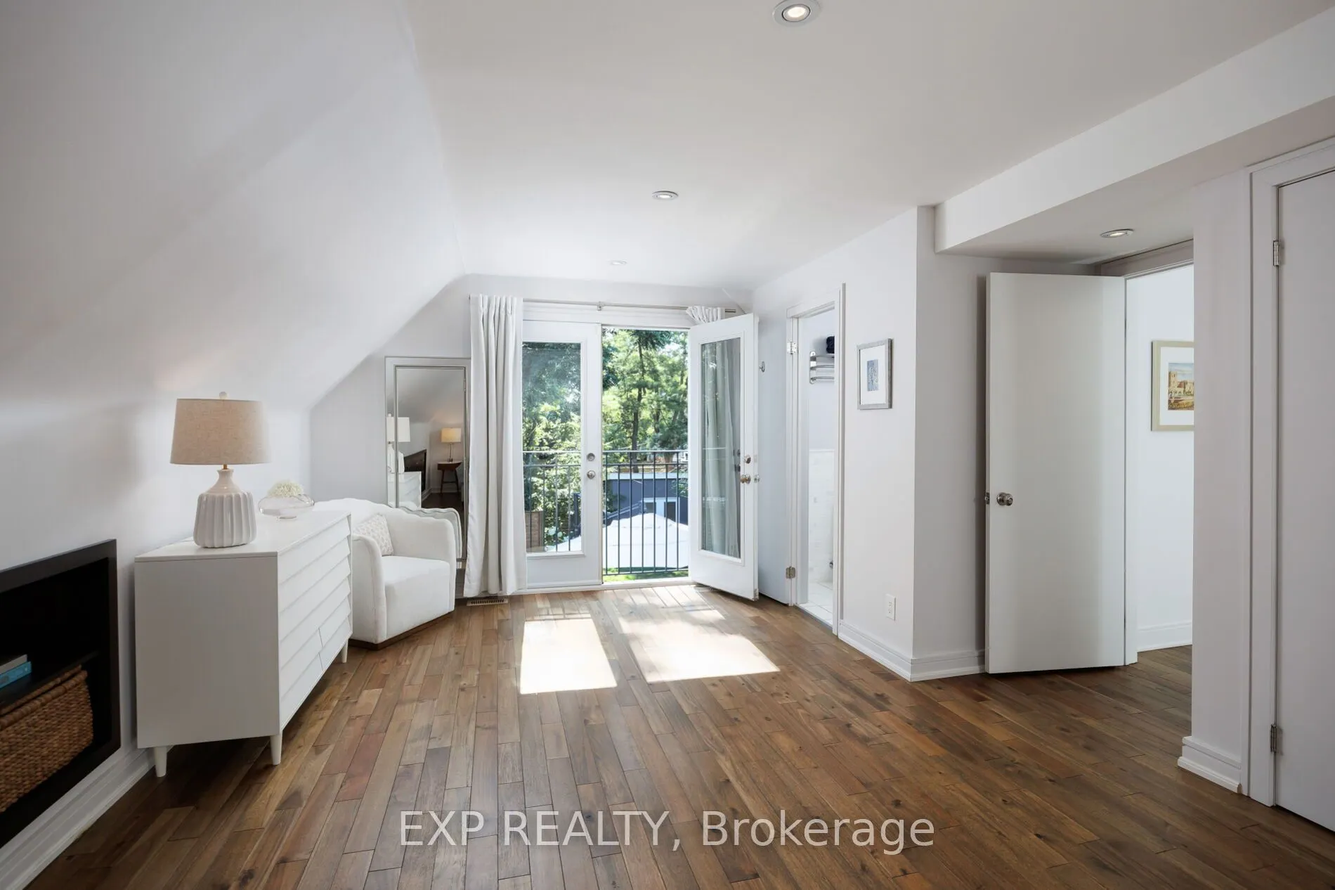 870 Royal York Road