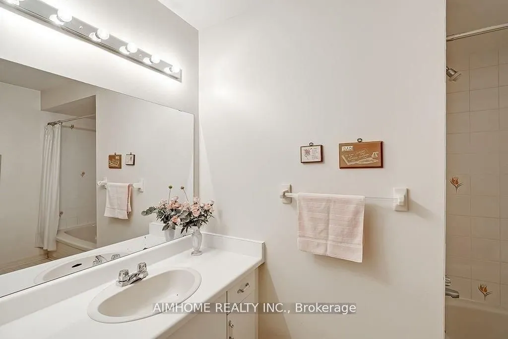 3177 Colonial Drive, #Upper1