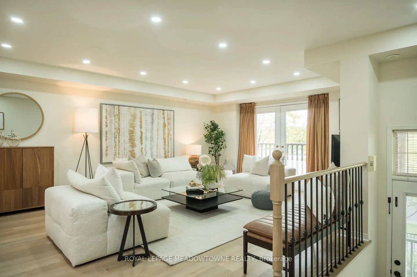 3355 Thomas Street, #10