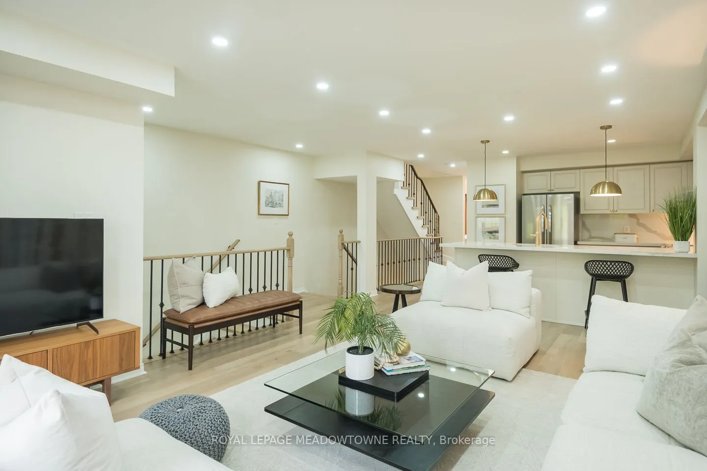 3355 Thomas Street, #10