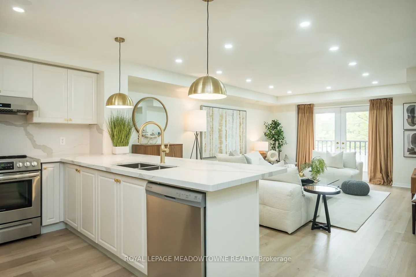 3355 Thomas Street, #10