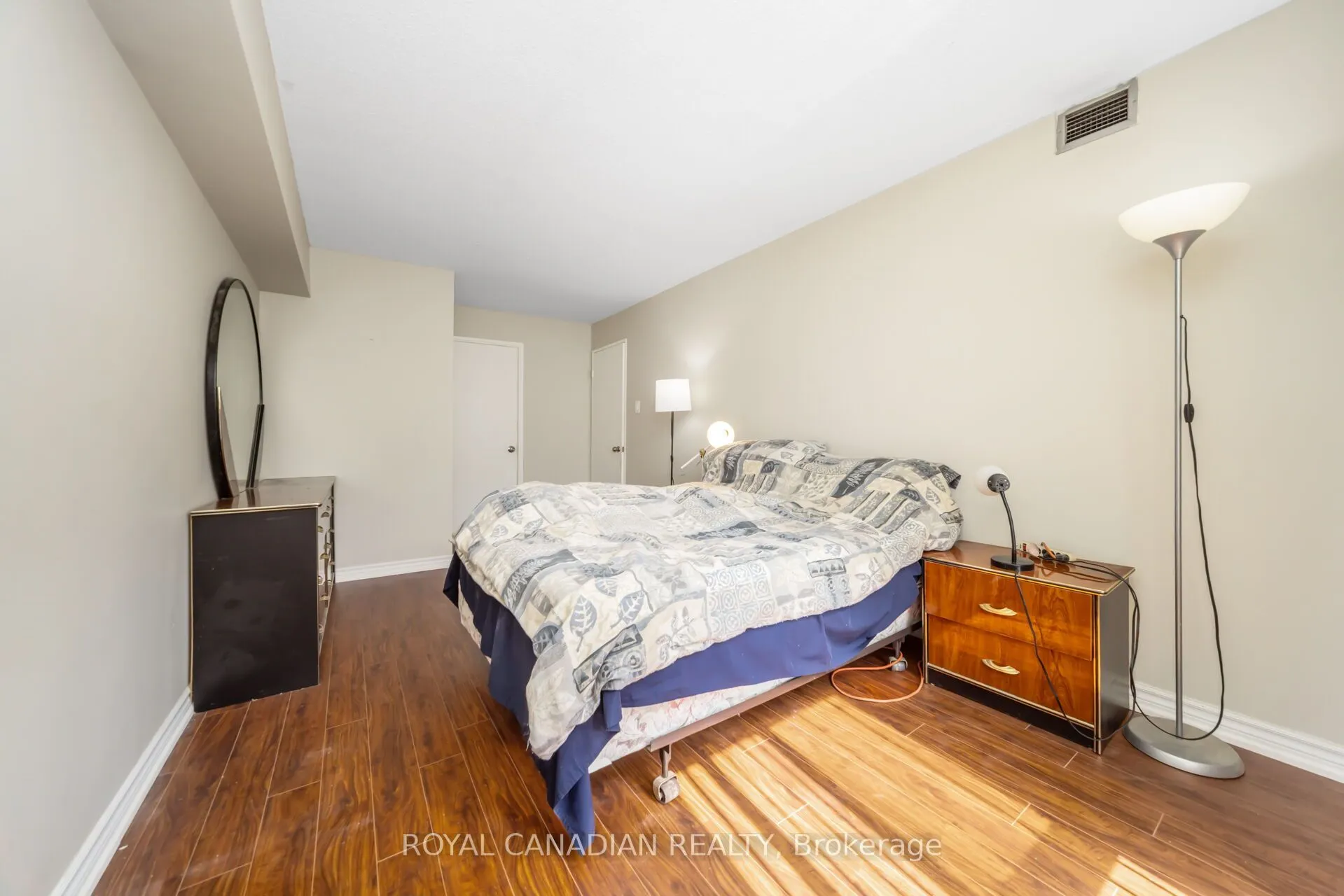 115 Hillcrest Avenue, #1904