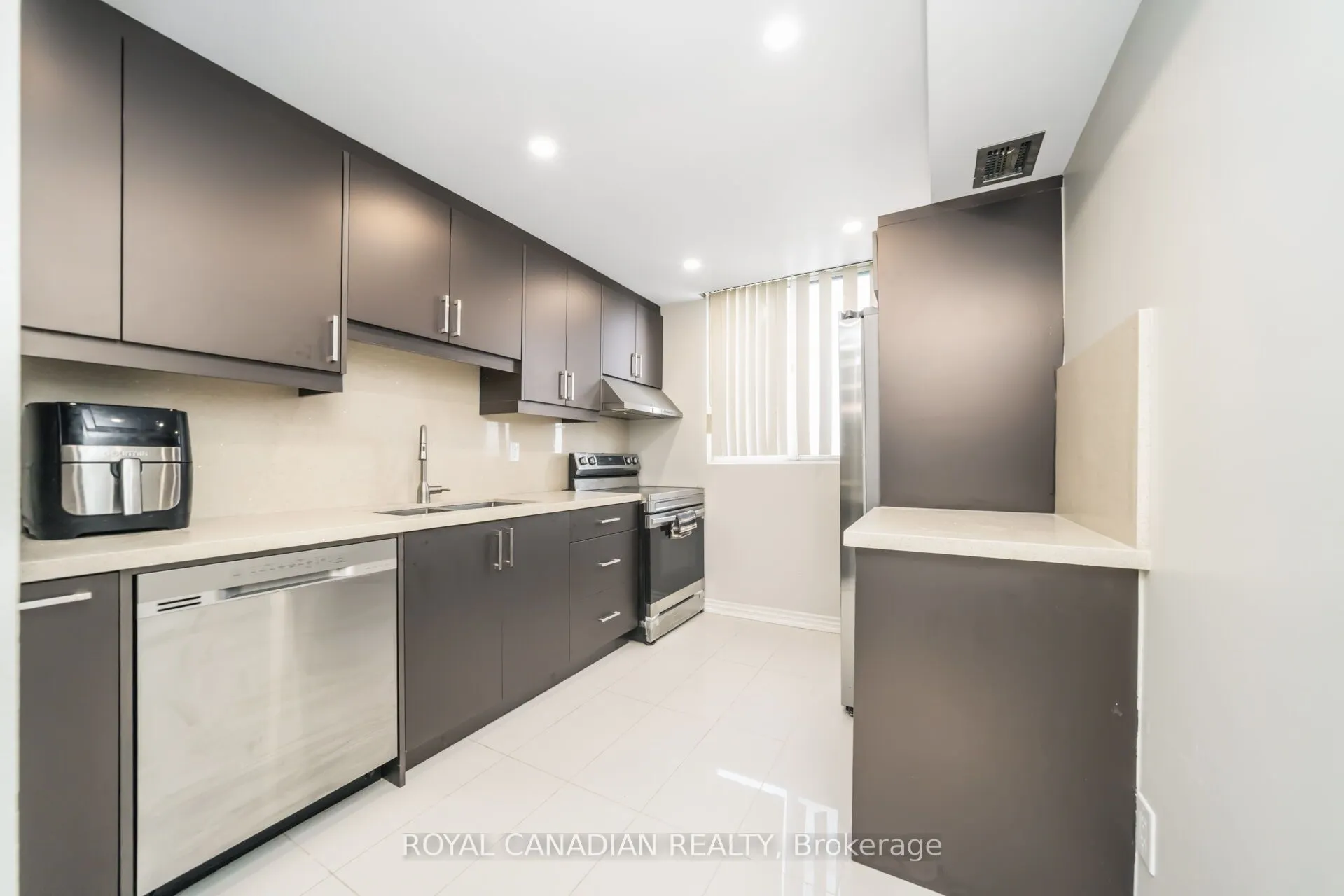 115 Hillcrest Avenue, #1904
