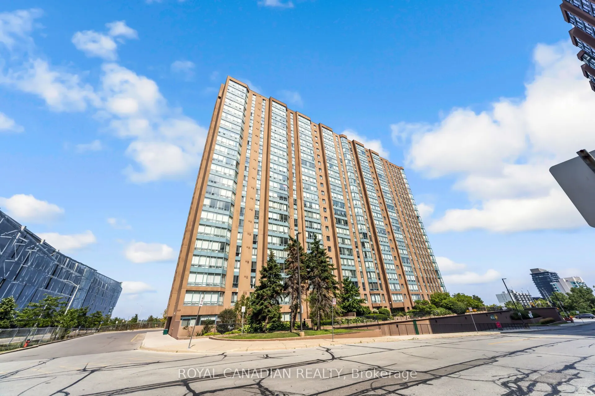 115 Hillcrest Avenue, #1904