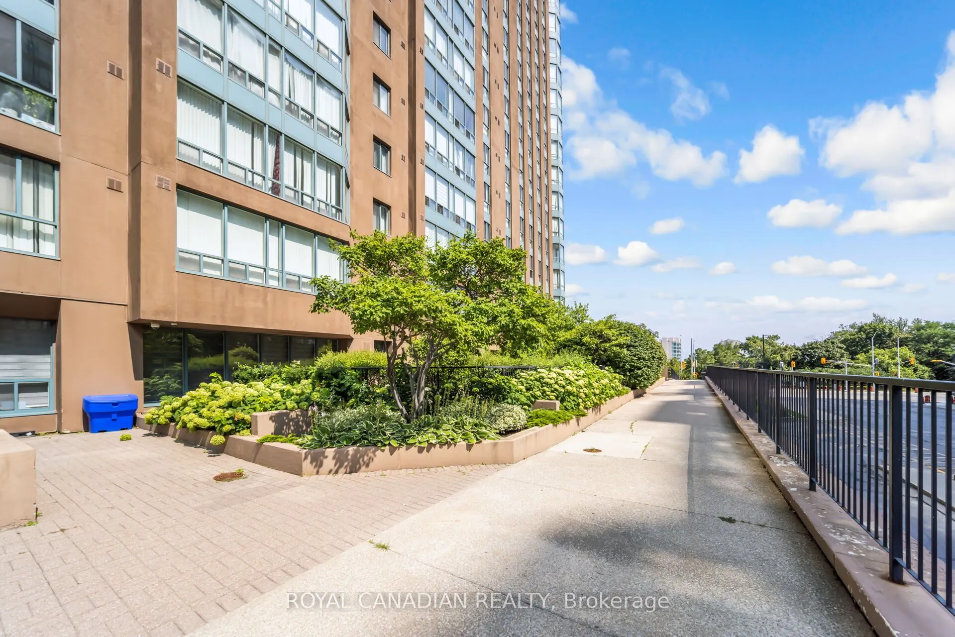 115 Hillcrest Avenue, #1904