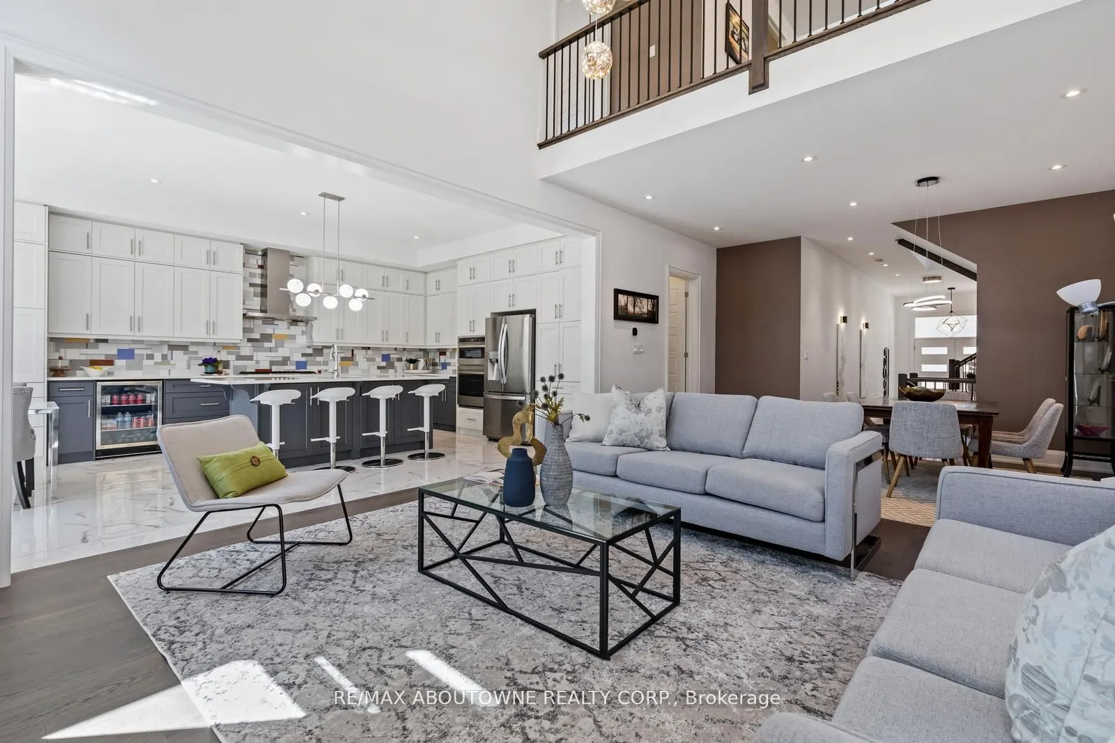 1467 Everest Crescent