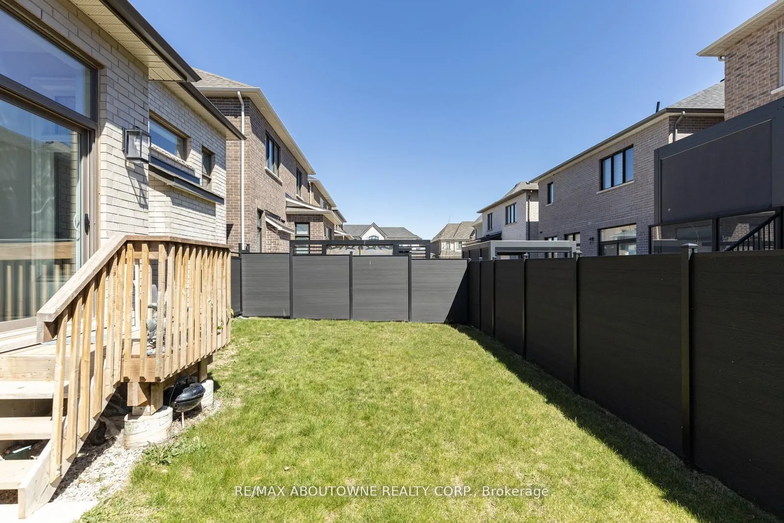 1467 Everest Crescent