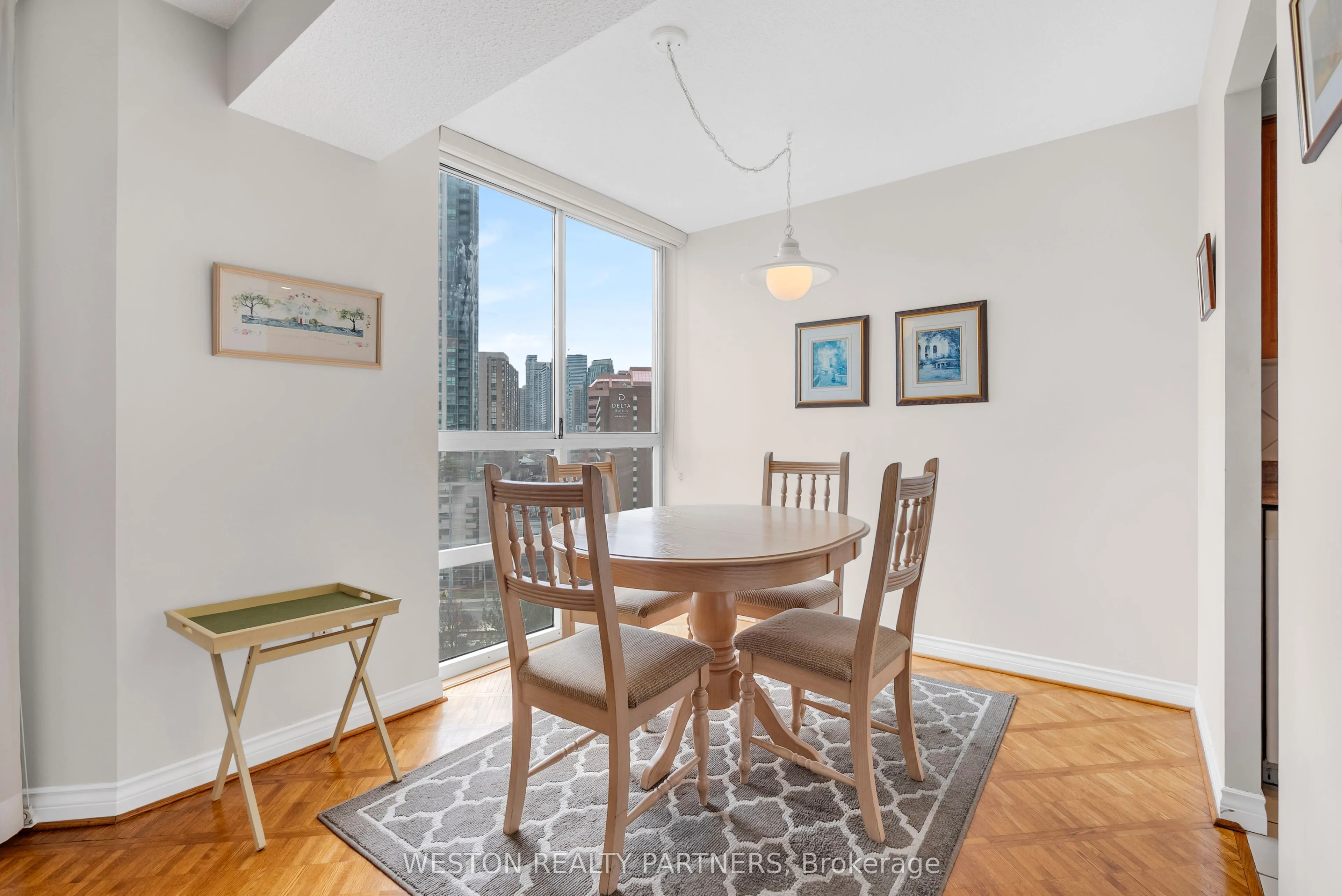 3650 Kaneff Crescent, #1104