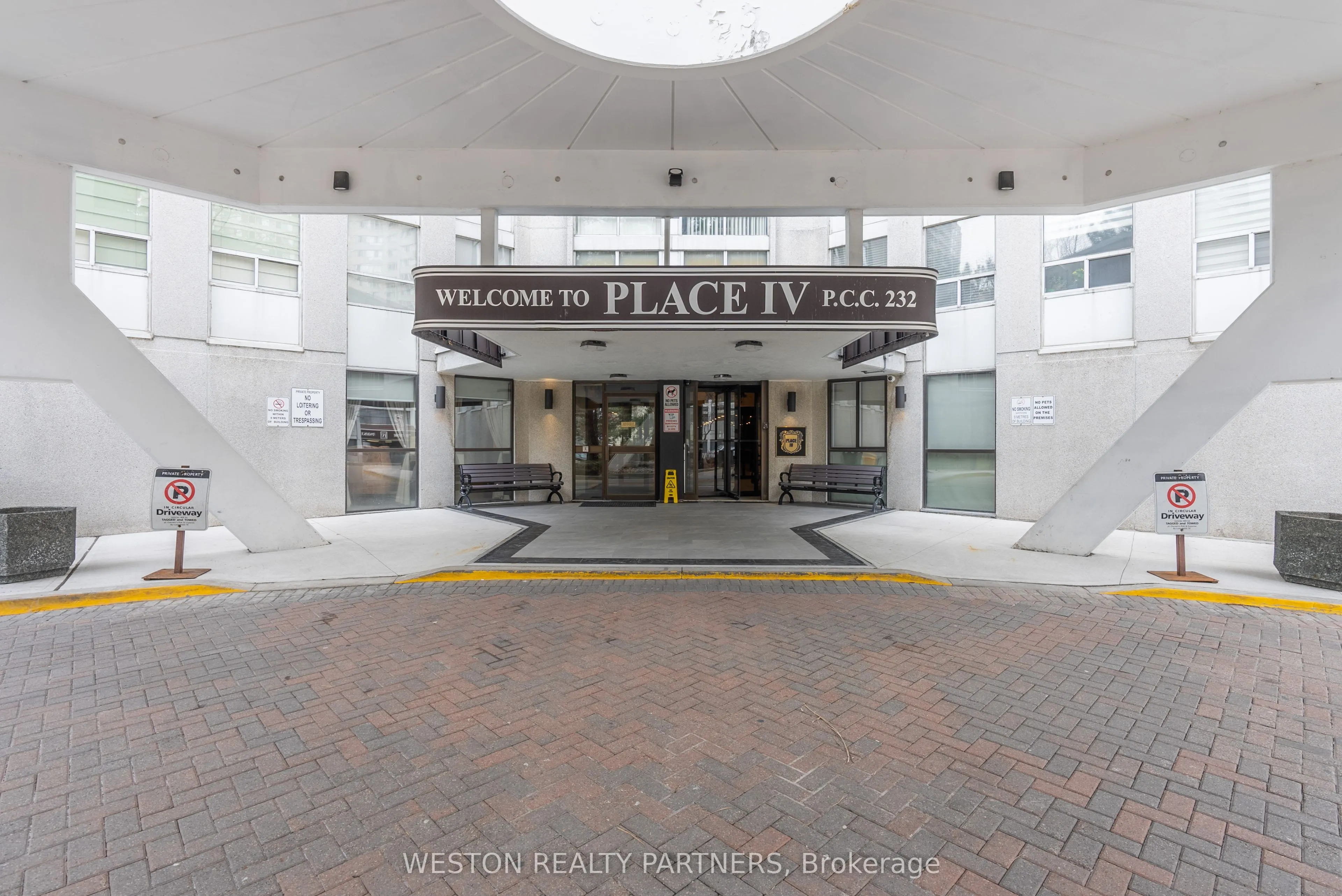 3650 Kaneff Crescent, #1104