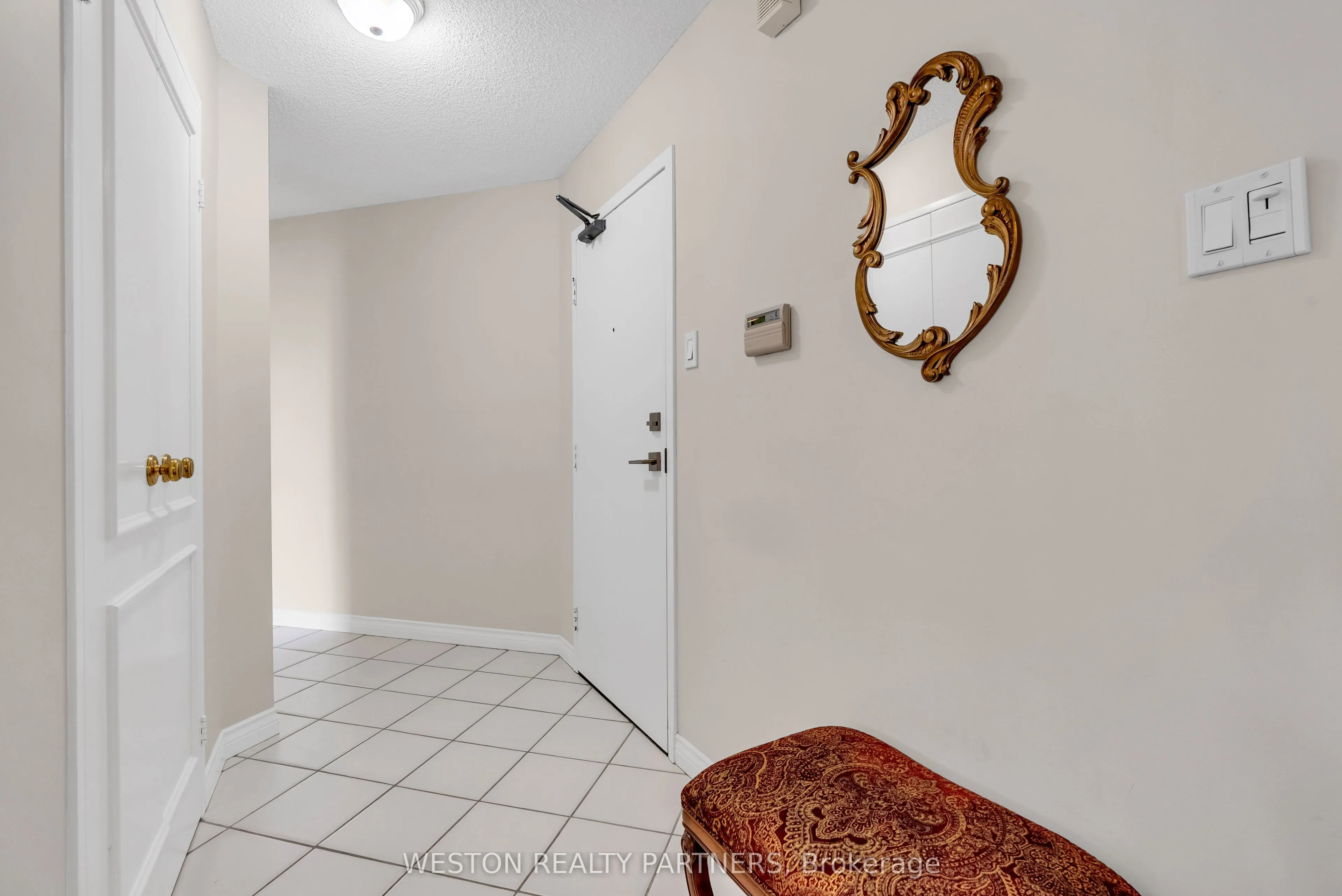 3650 Kaneff Crescent, #1104