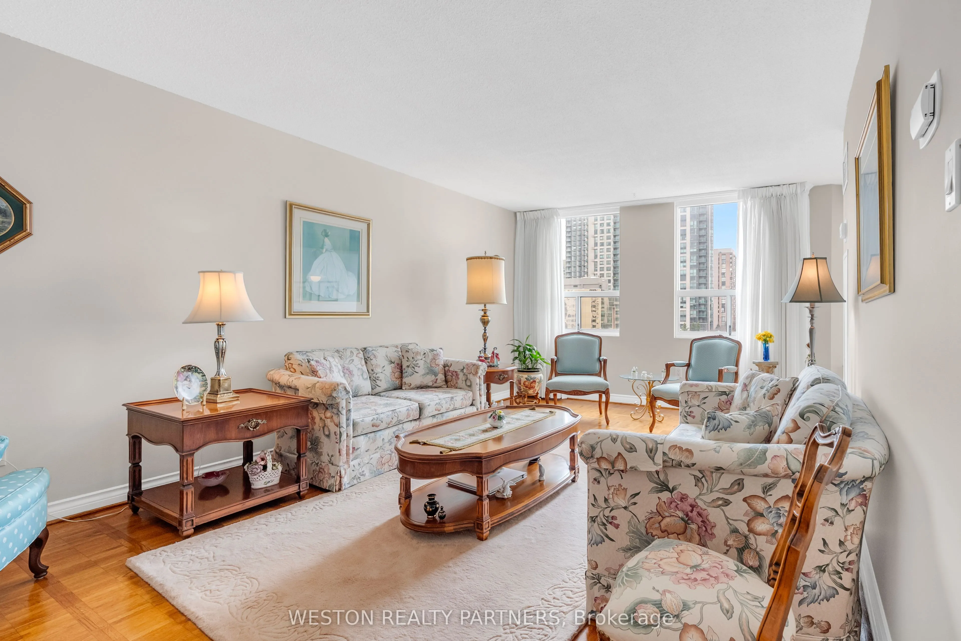 3650 Kaneff Crescent, #1104