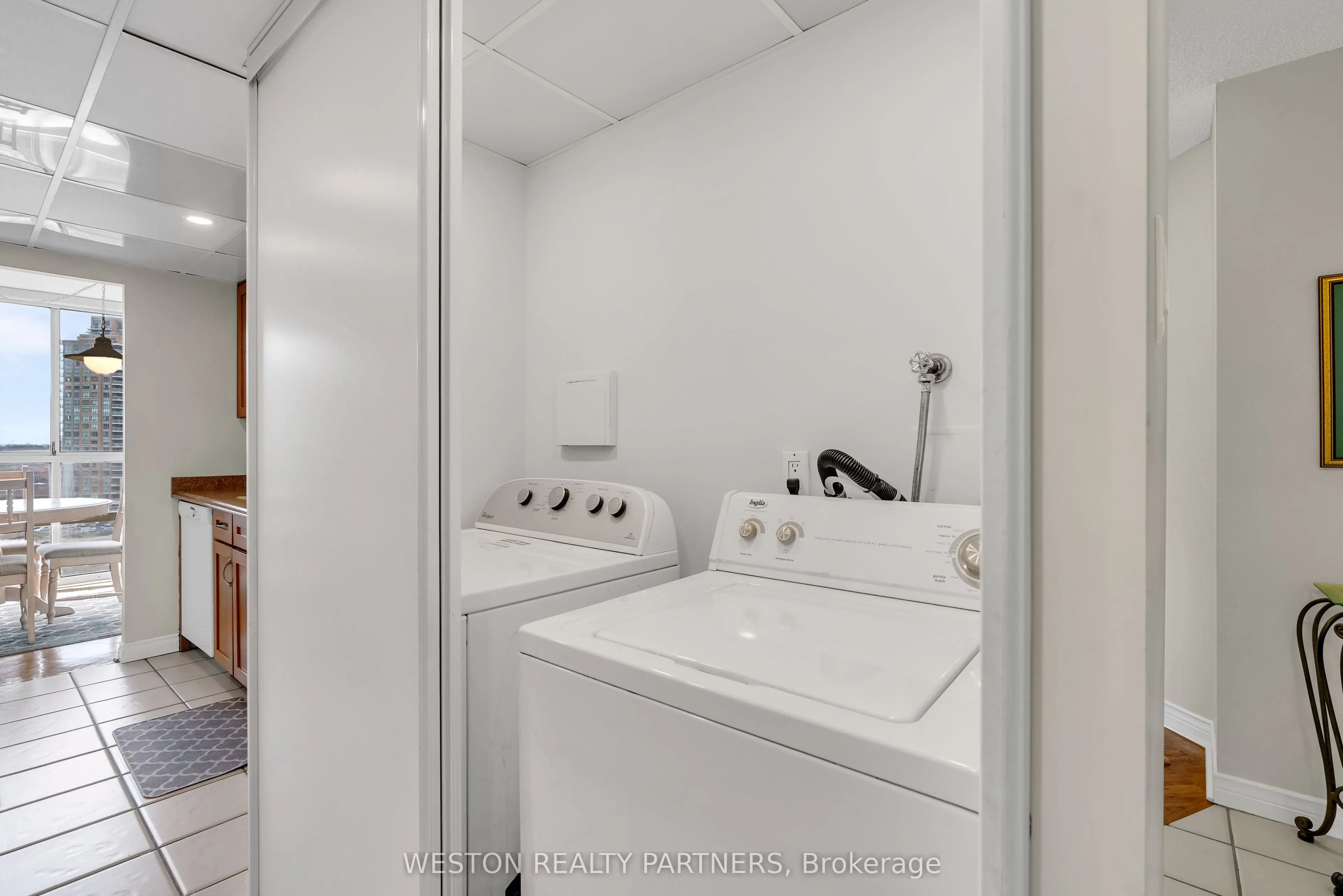 3650 Kaneff Crescent, #1104