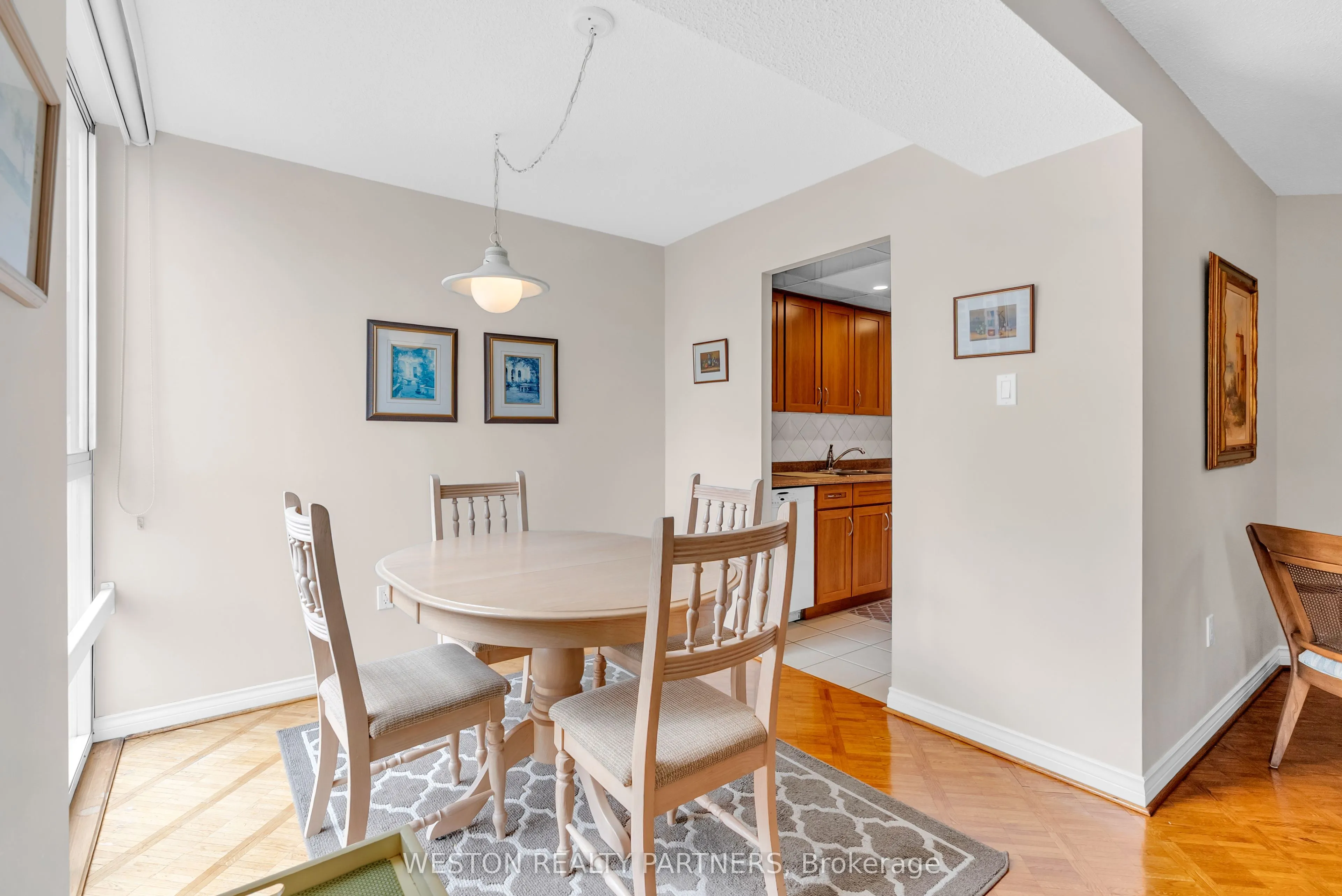 3650 Kaneff Crescent, #1104