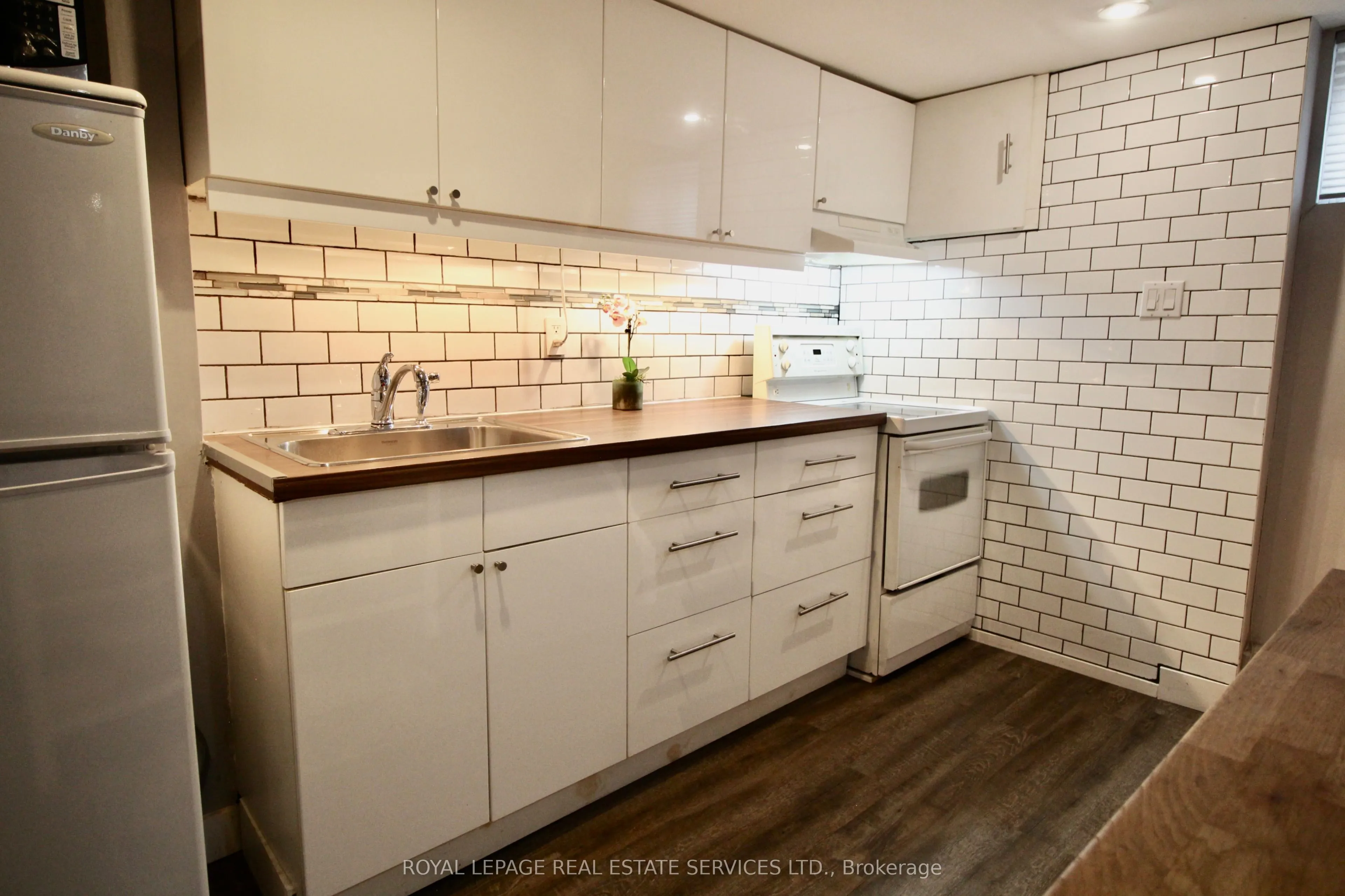 170 Fairview Avenue, #Lower