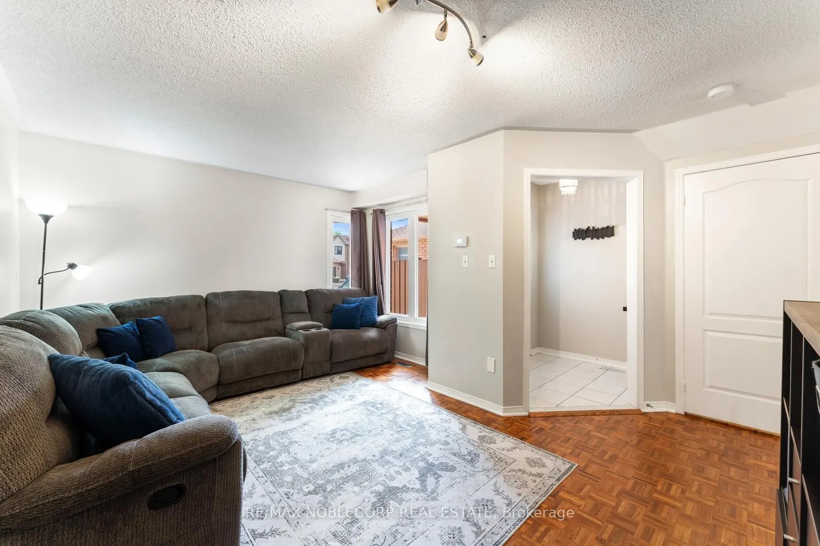 44 Hanton Crescent