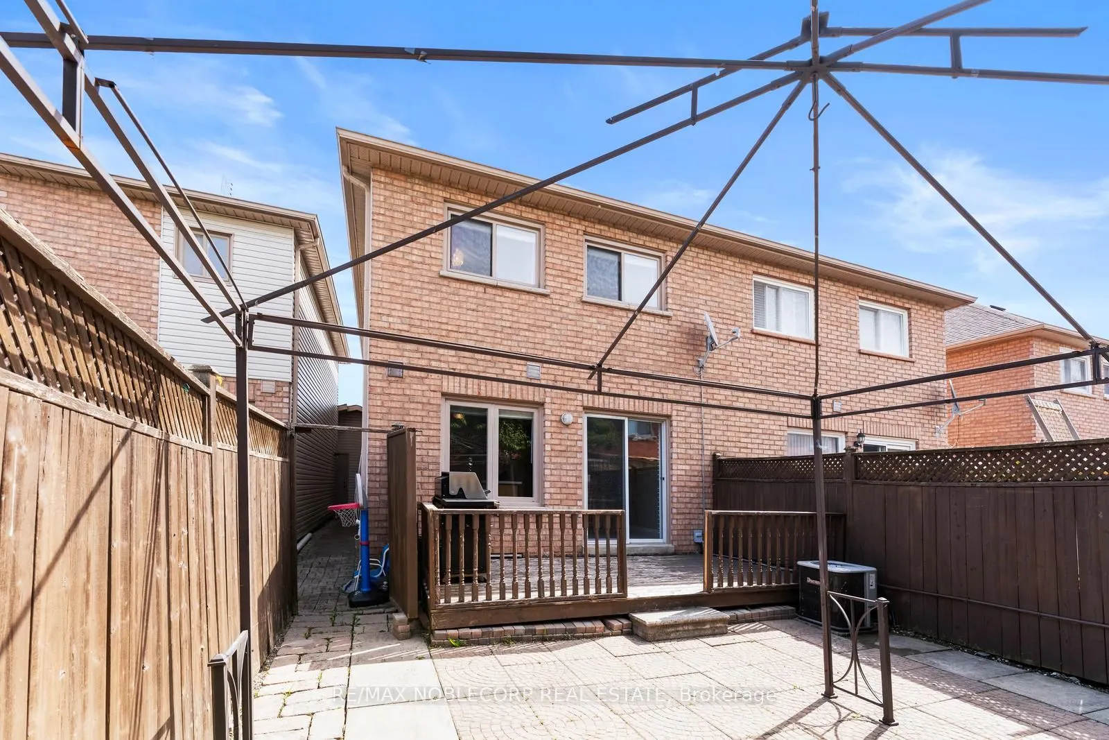 44 Hanton Crescent
