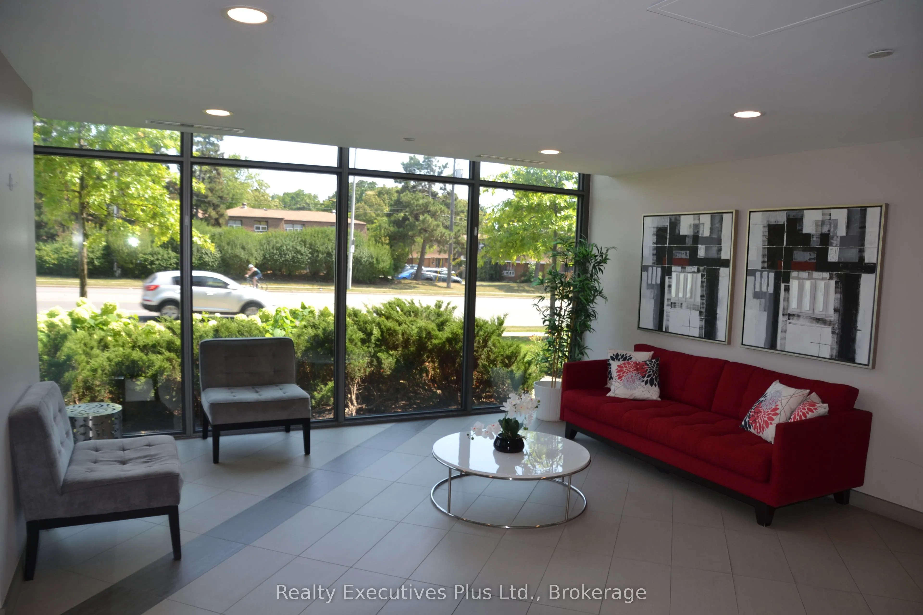 1284 Guelph Line N, #201