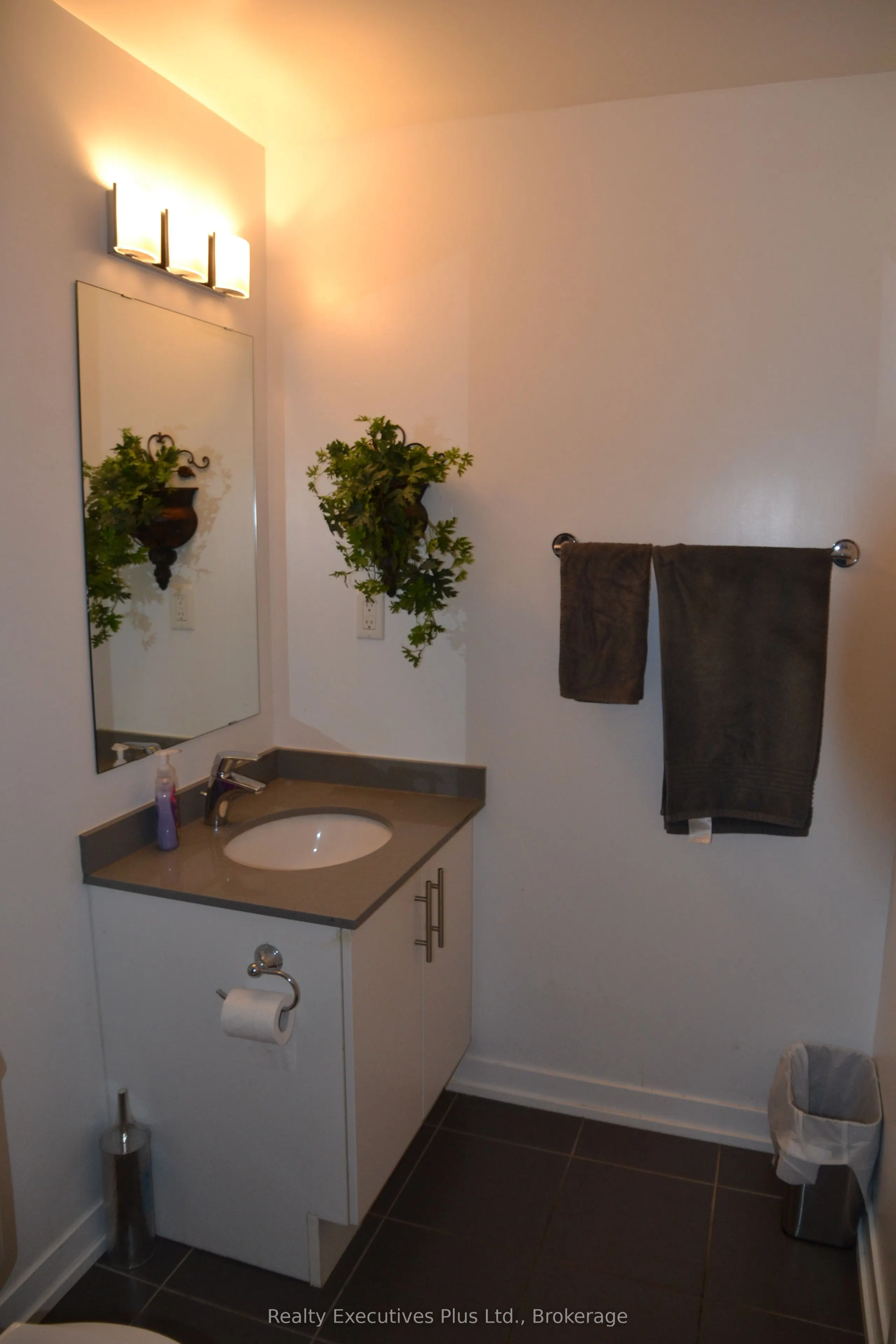 1284 Guelph Line N, #201