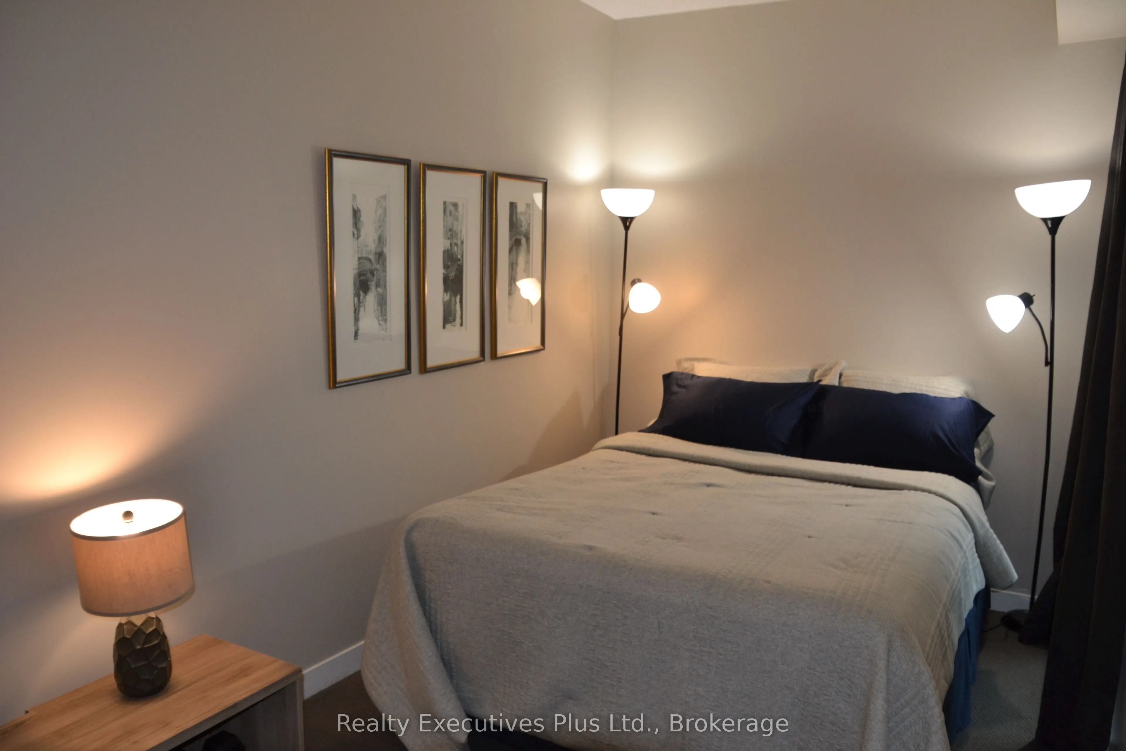 1284 Guelph Line N, #201