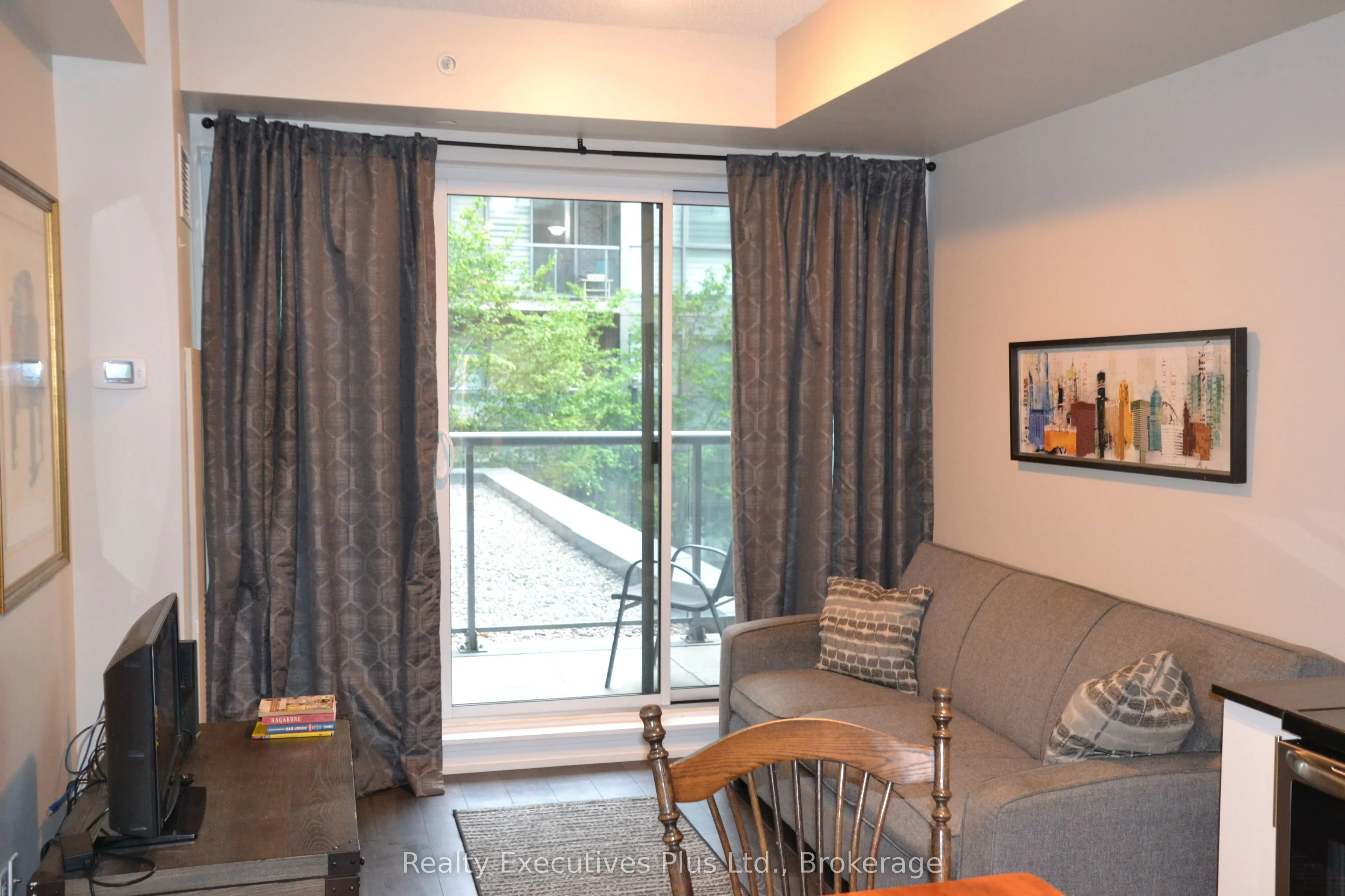 1284 Guelph Line N, #201