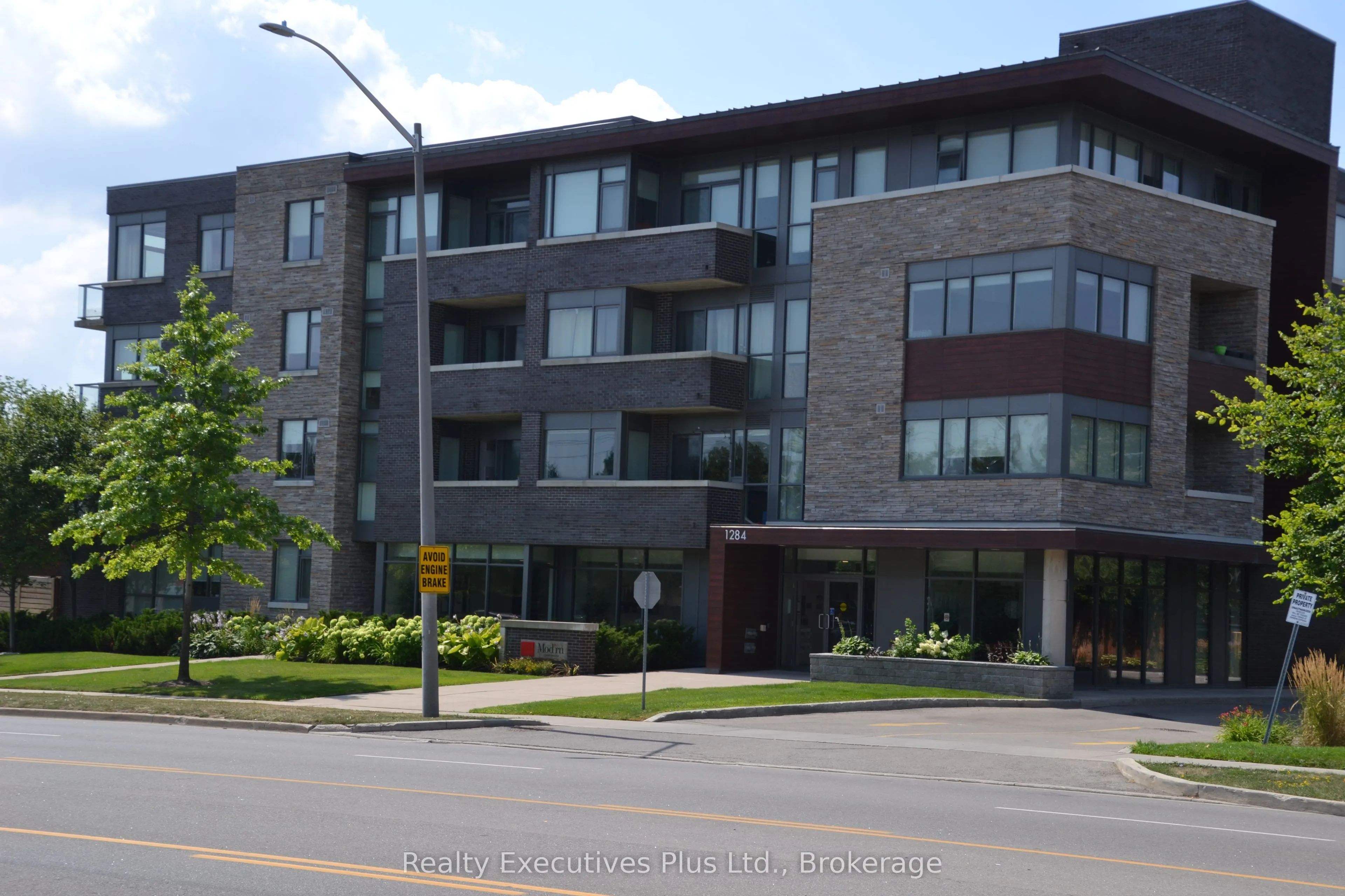 1284 Guelph Line N, #201