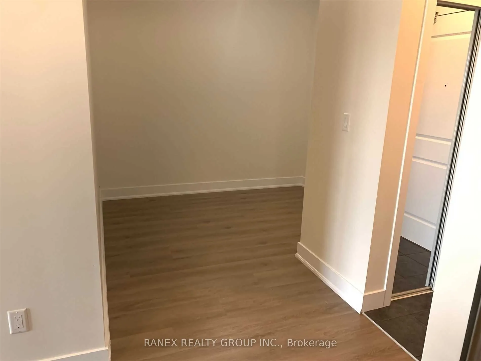 5317 Upper Middle Road, #424