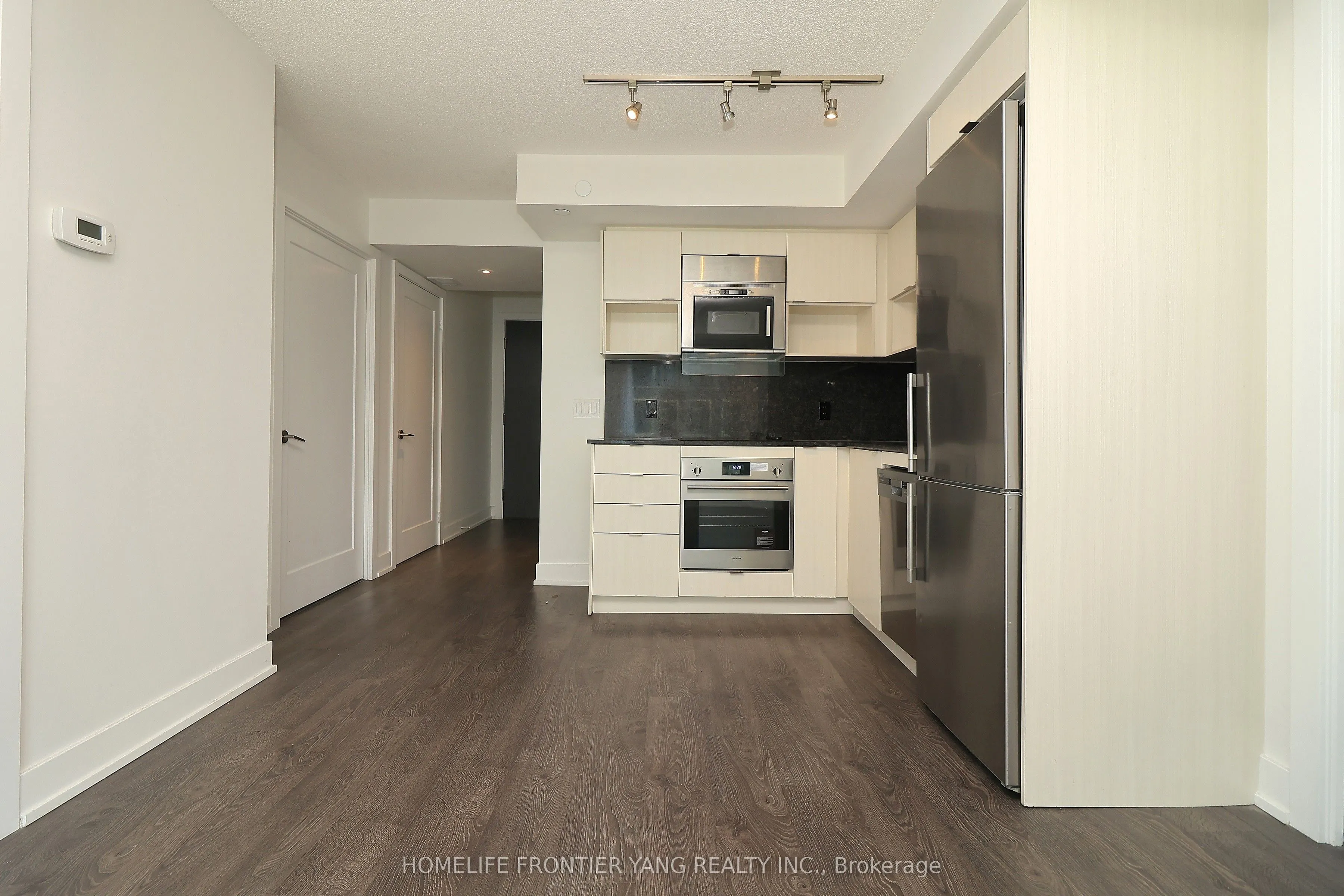 7 Mabelle Avenue, #501