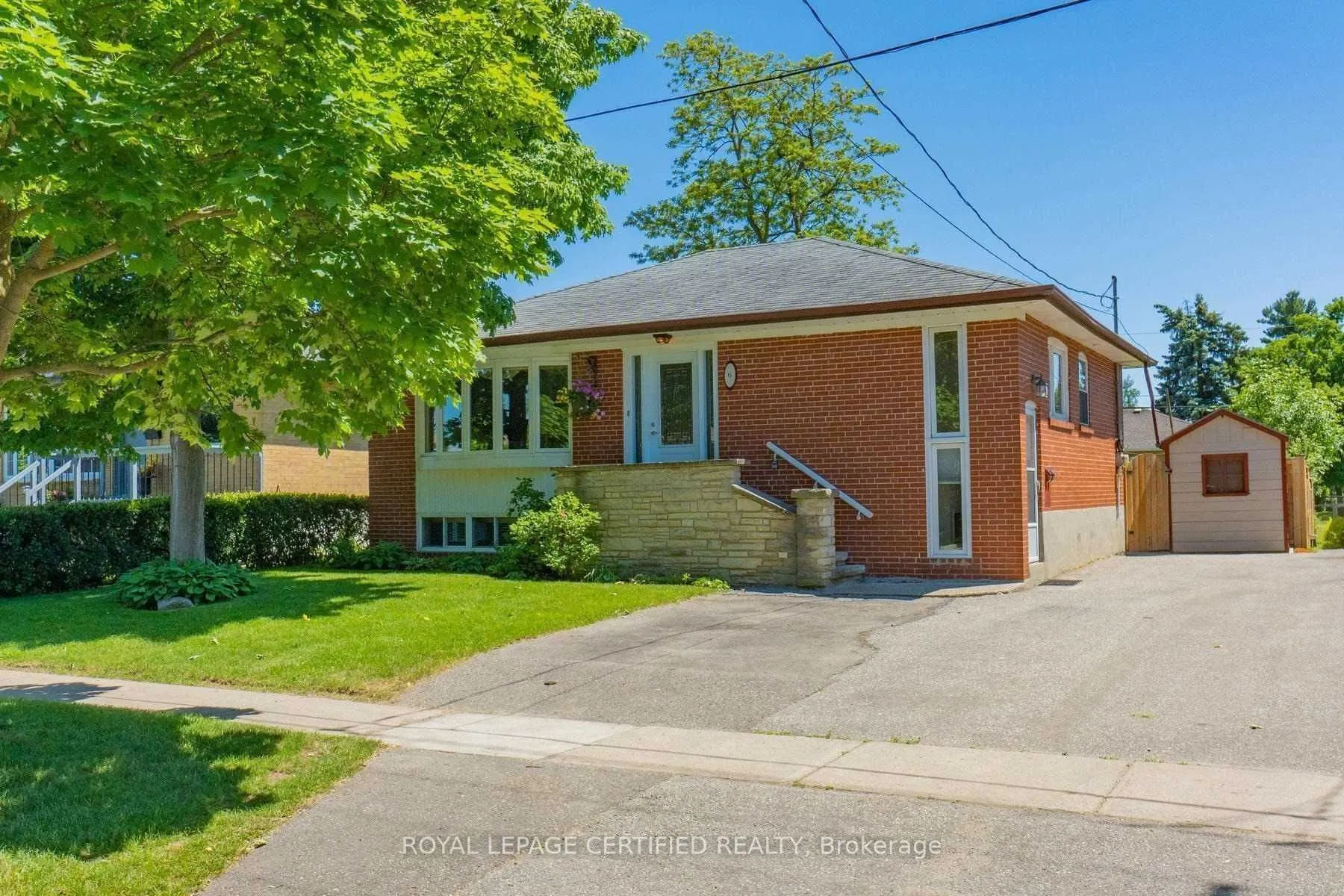 6 Prince Charles Drive, #Lower