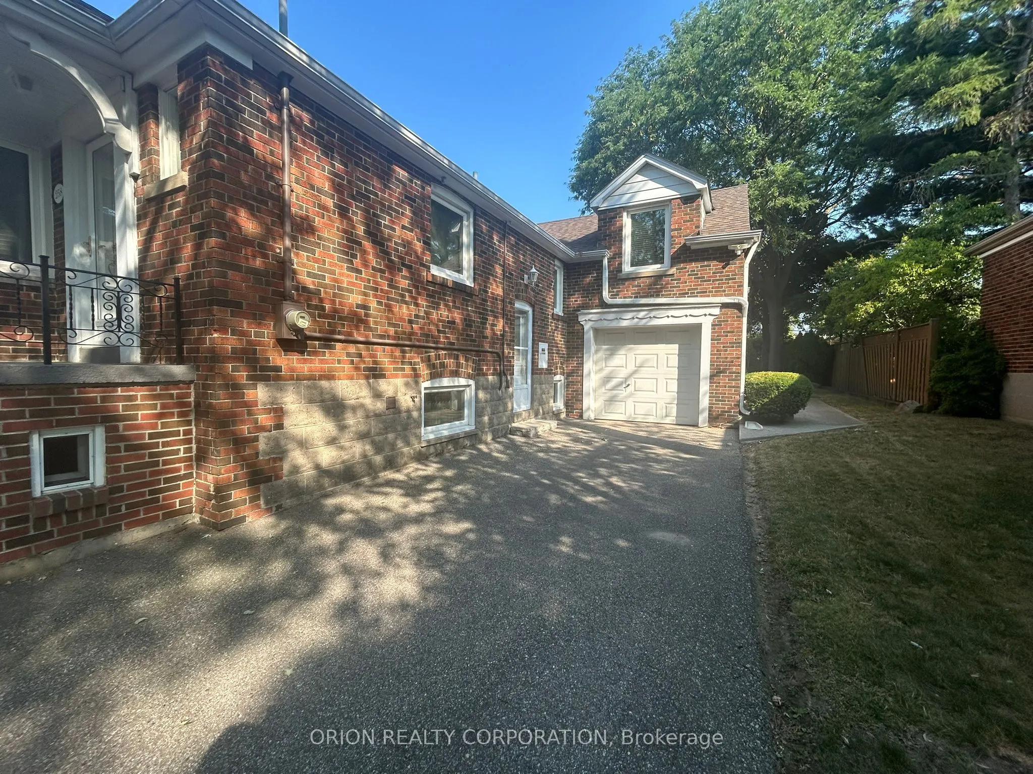 258 Viewmount Avenue