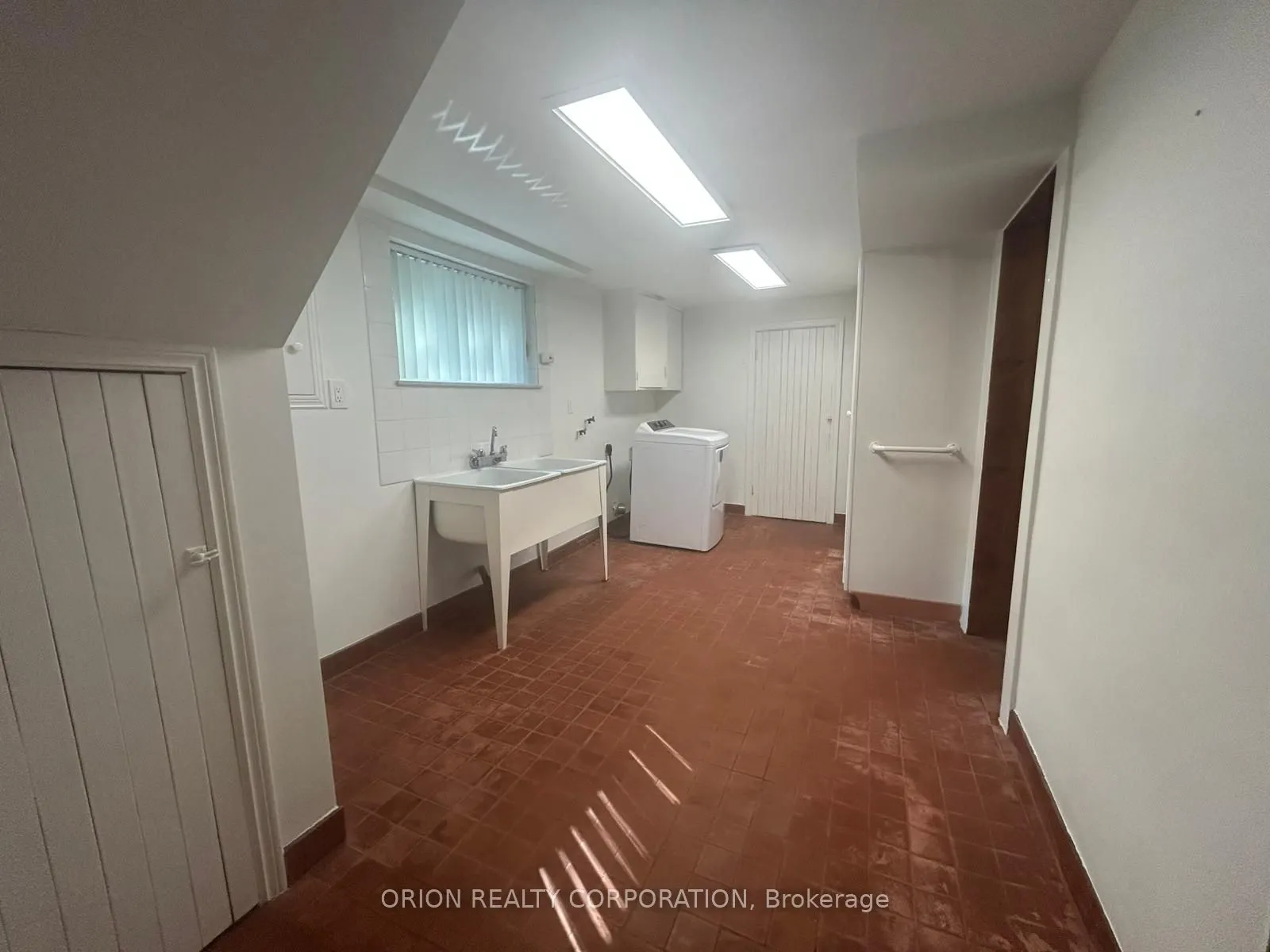 258 Viewmount Avenue