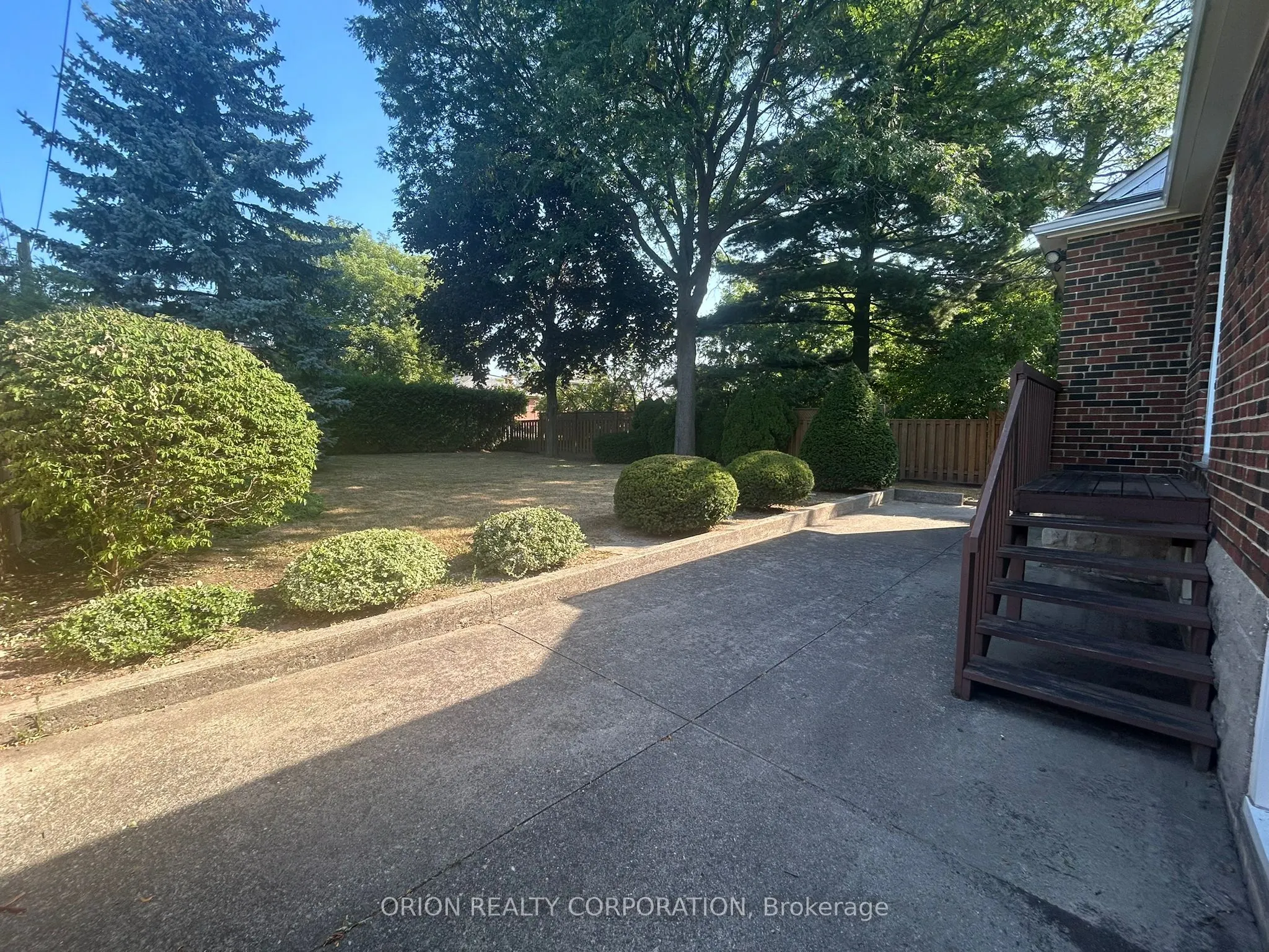 258 Viewmount Avenue