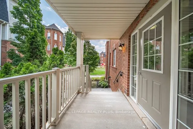 700 Neighbourhood Circle, #4