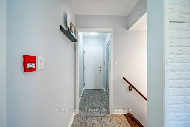 700 Neighbourhood Circle, #4