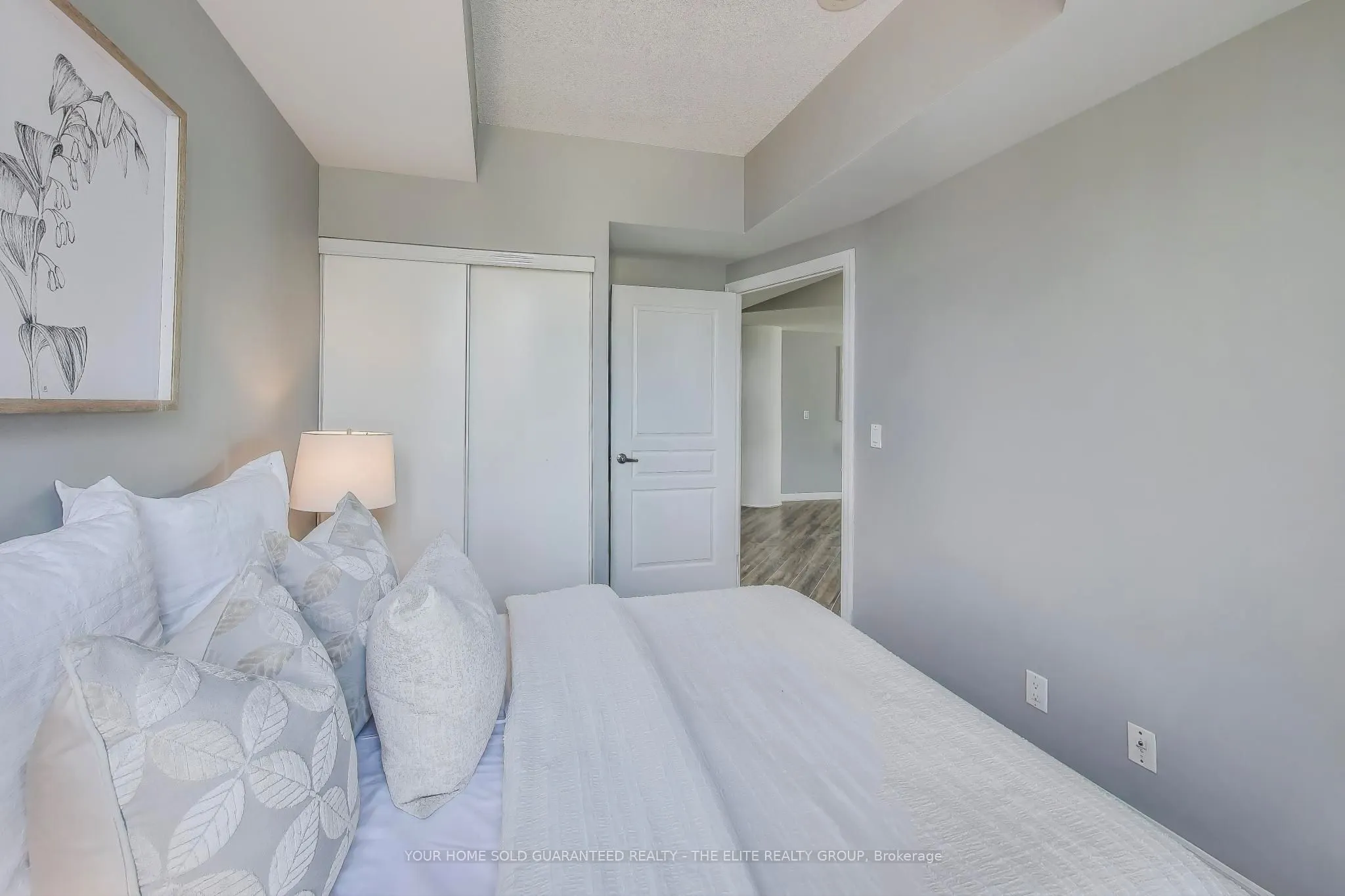 220 Burnhamthorpe Road W, #1107