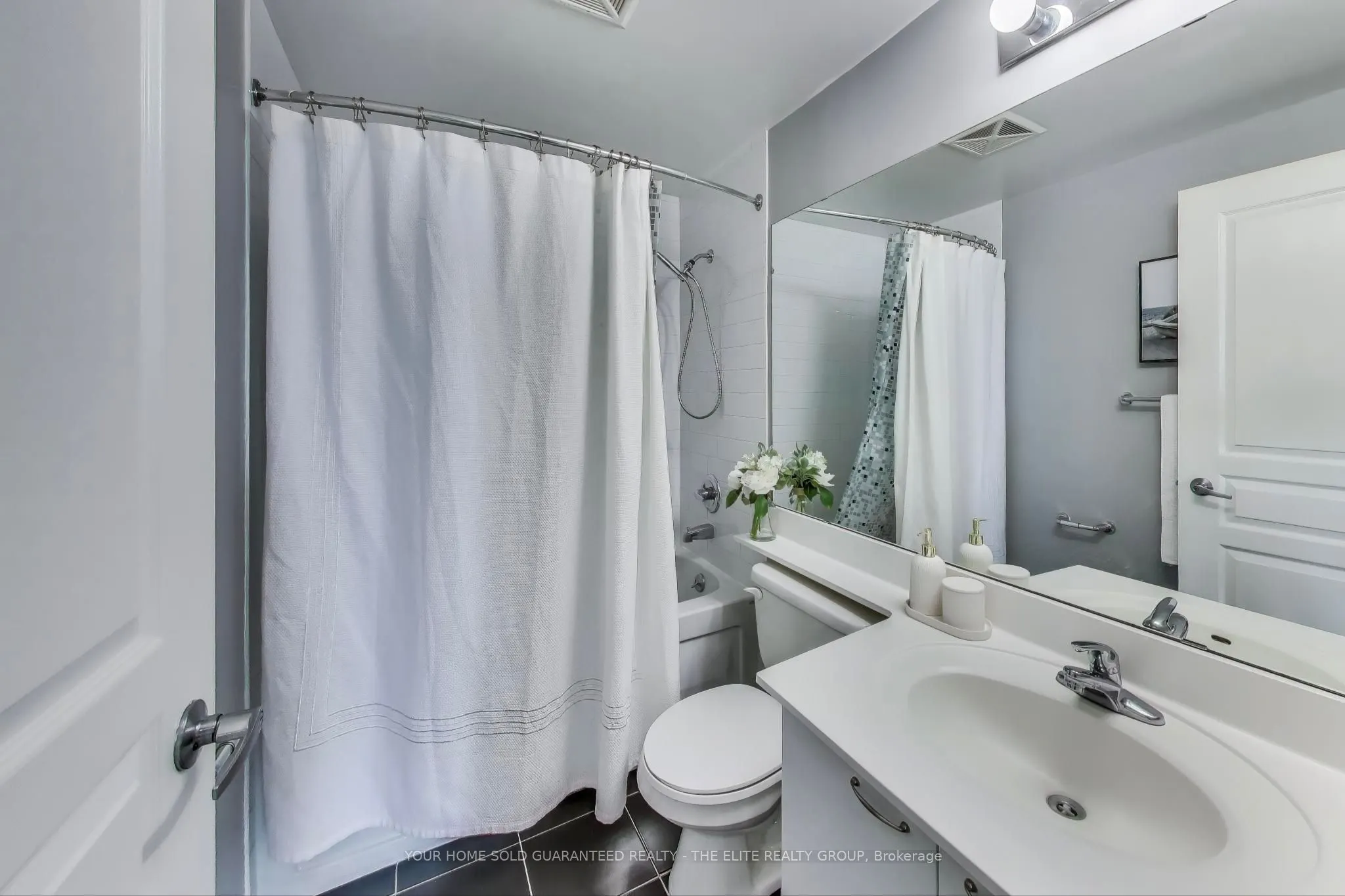 220 Burnhamthorpe Road W, #1107