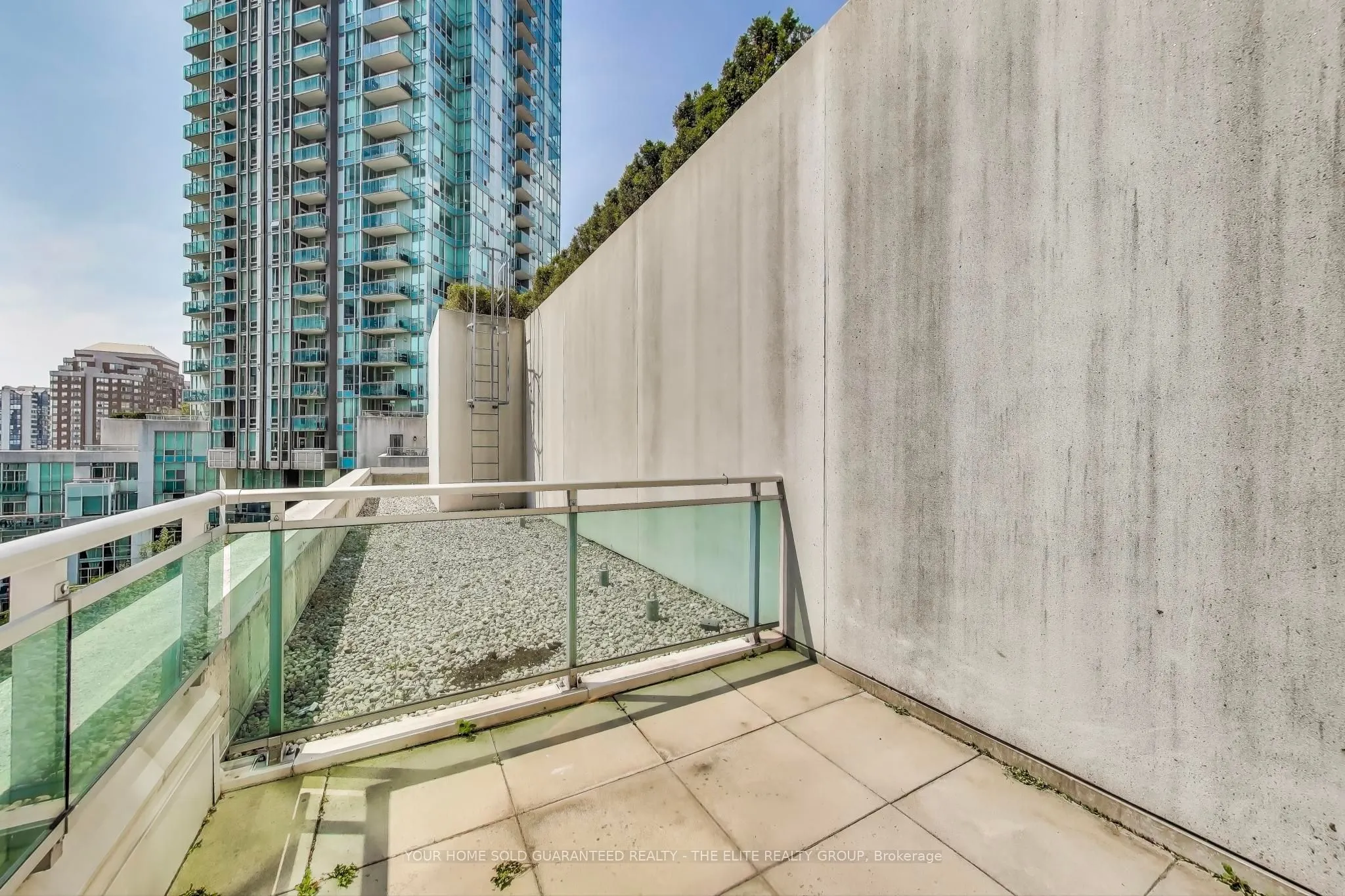 220 Burnhamthorpe Road W, #1107