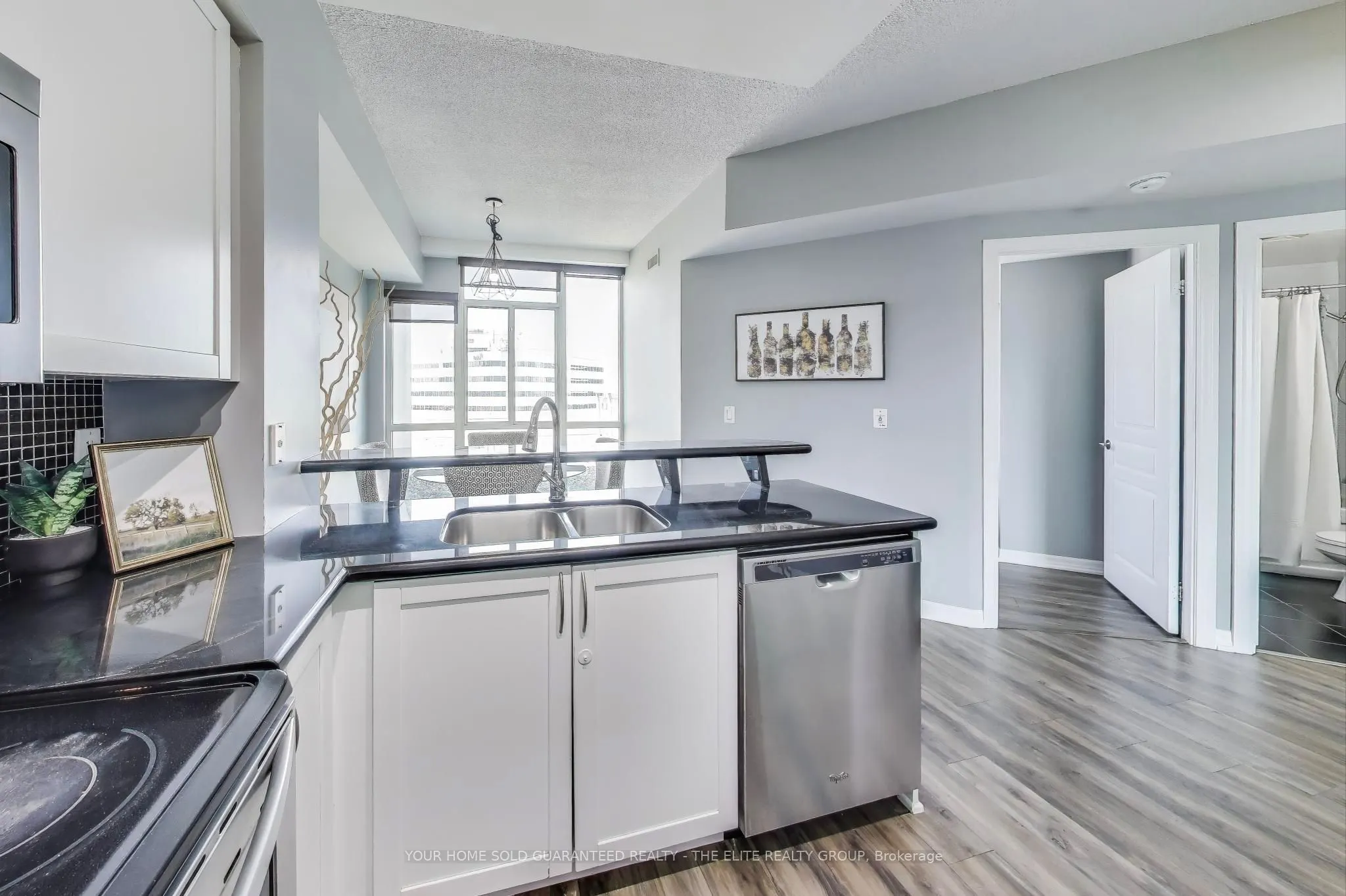 220 Burnhamthorpe Road W, #1107