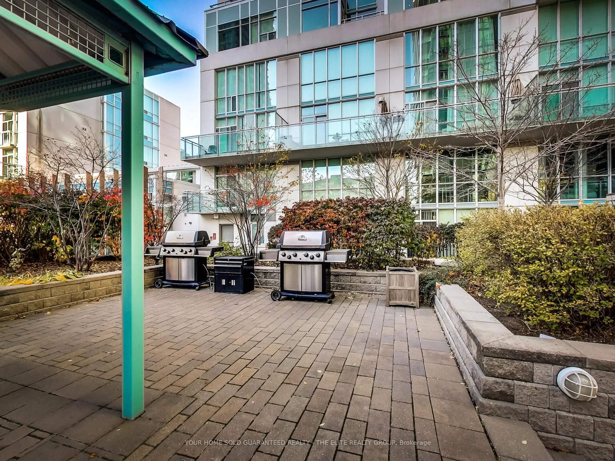 220 Burnhamthorpe Road W, #1107