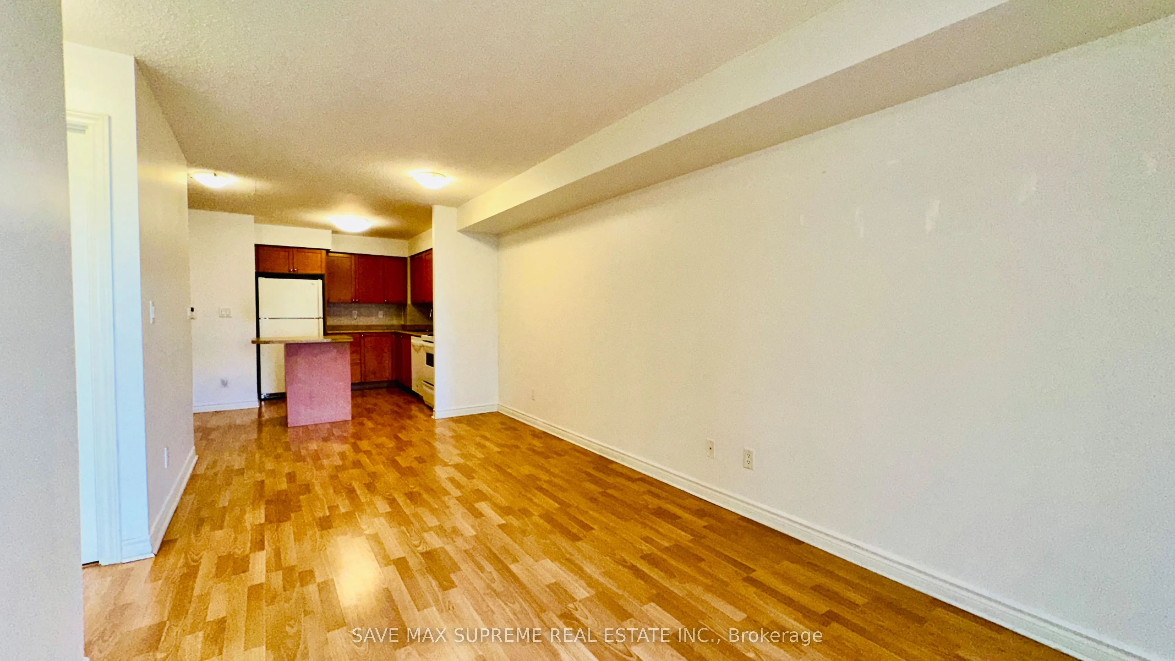 3888 Duke Of York Boulevard, #527
