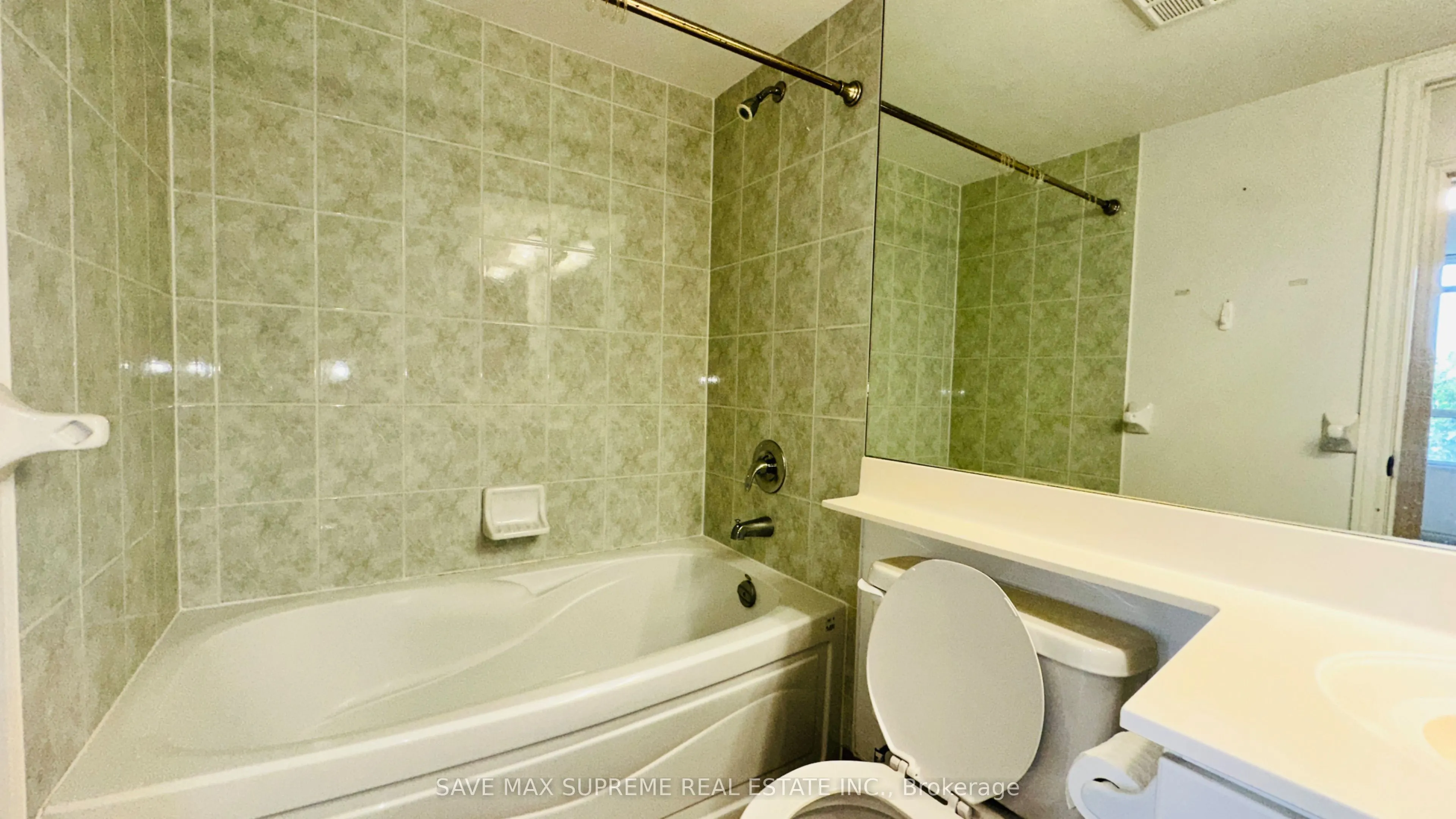 3888 Duke Of York Boulevard, #527