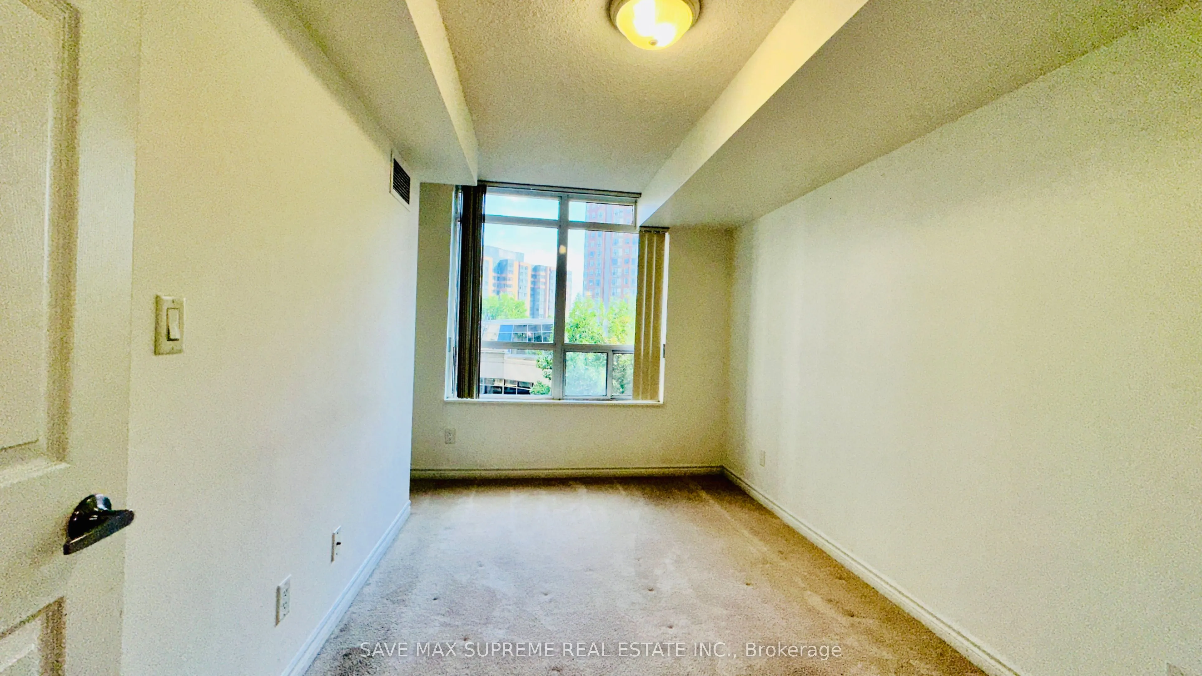 3888 Duke Of York Boulevard, #527