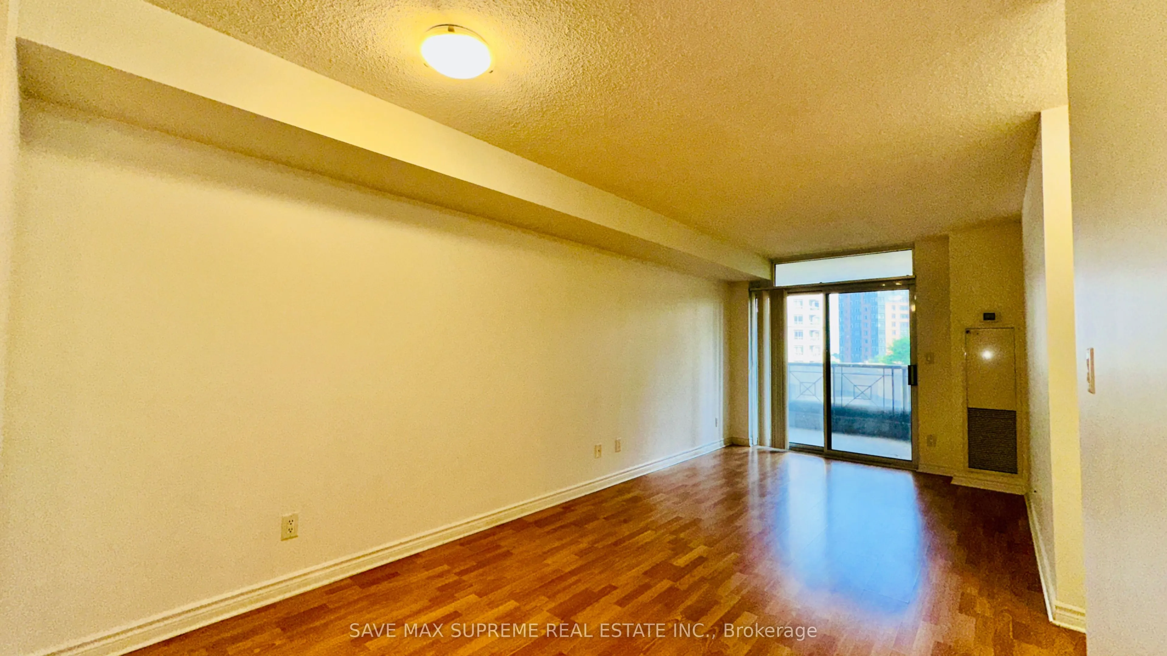 3888 Duke Of York Boulevard, #527